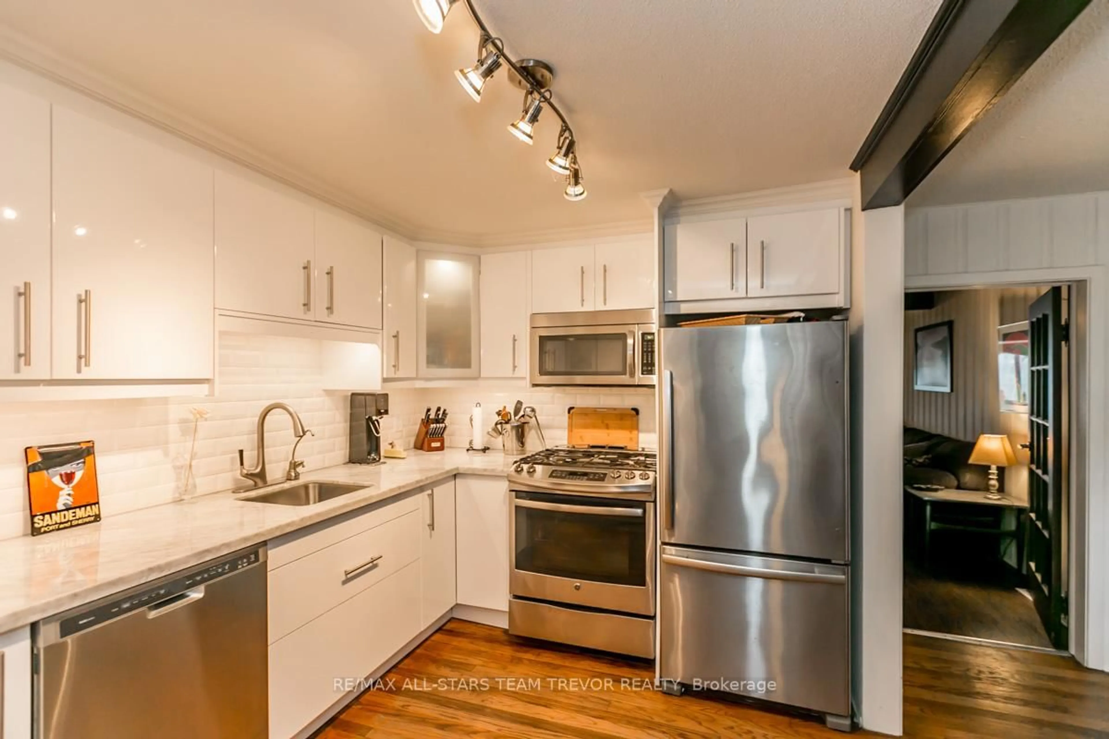 Unknown for 263 Pleasant Blvd, Georgina Ontario L4P 2S7