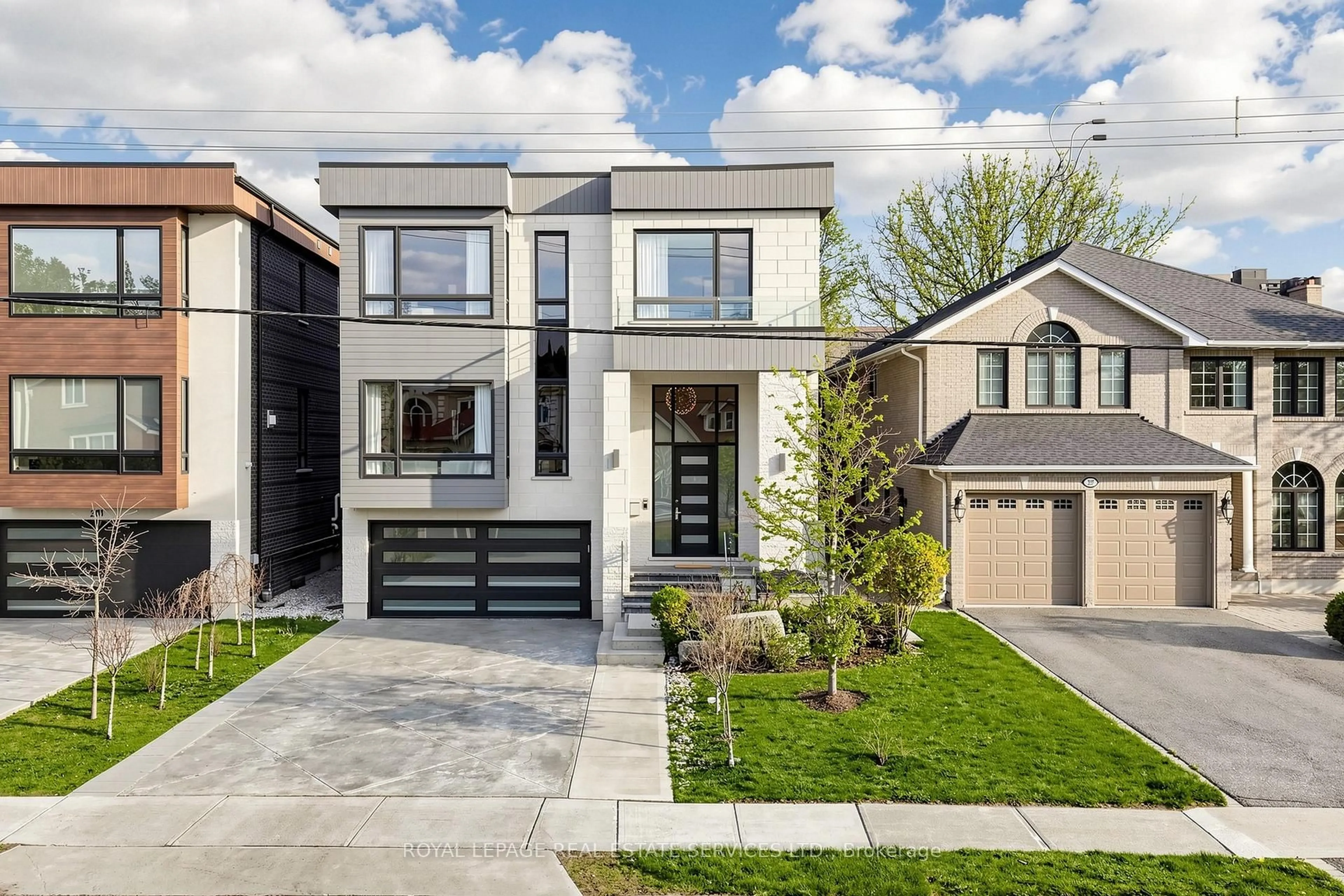 Home with brick exterior material, street for 203 Crestwood Rd, Vaughan Ontario L4J 1A8