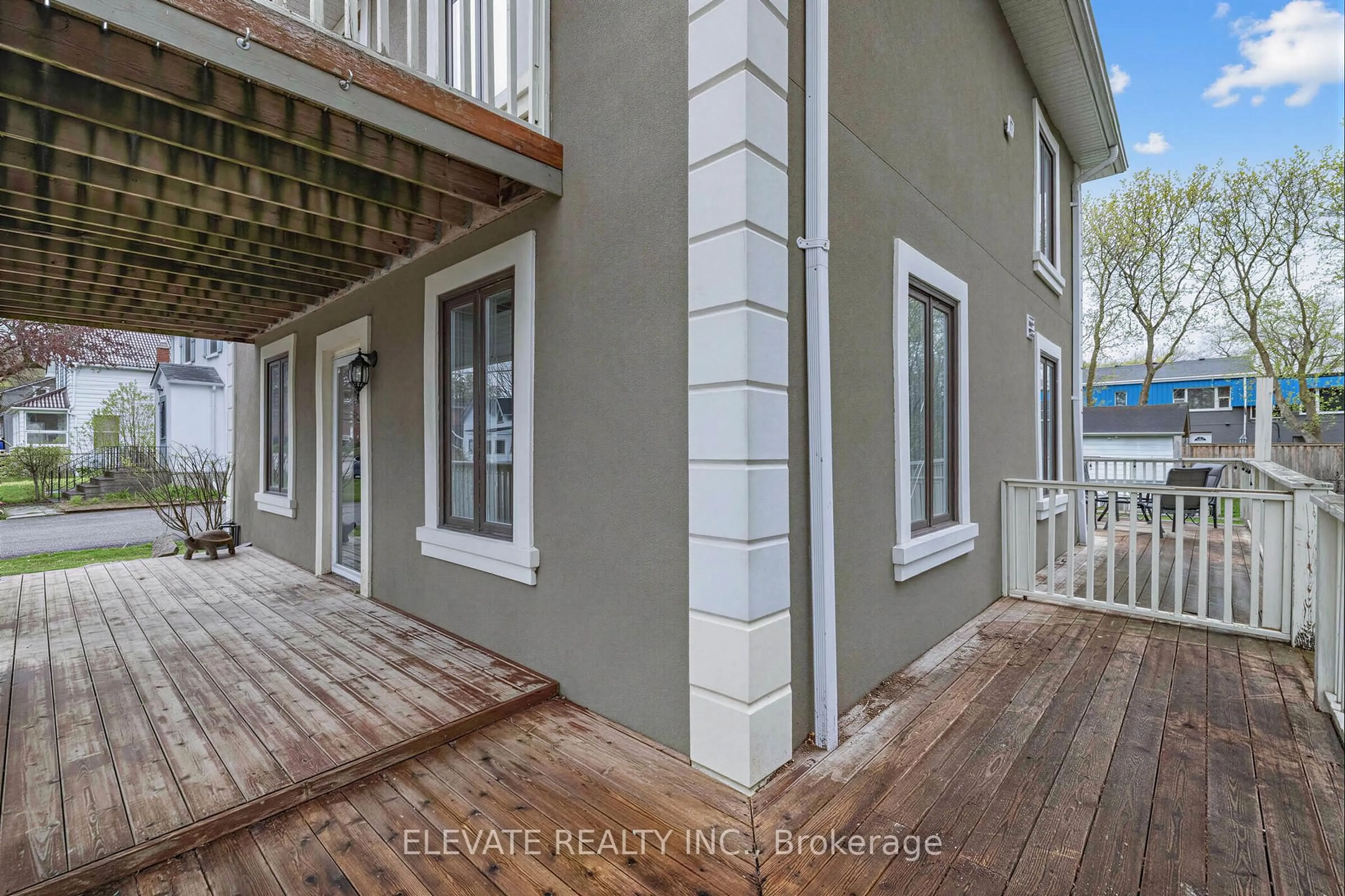 Patio, unknown for 25 Mill St, East Gwillimbury Ontario L0G 1M0
