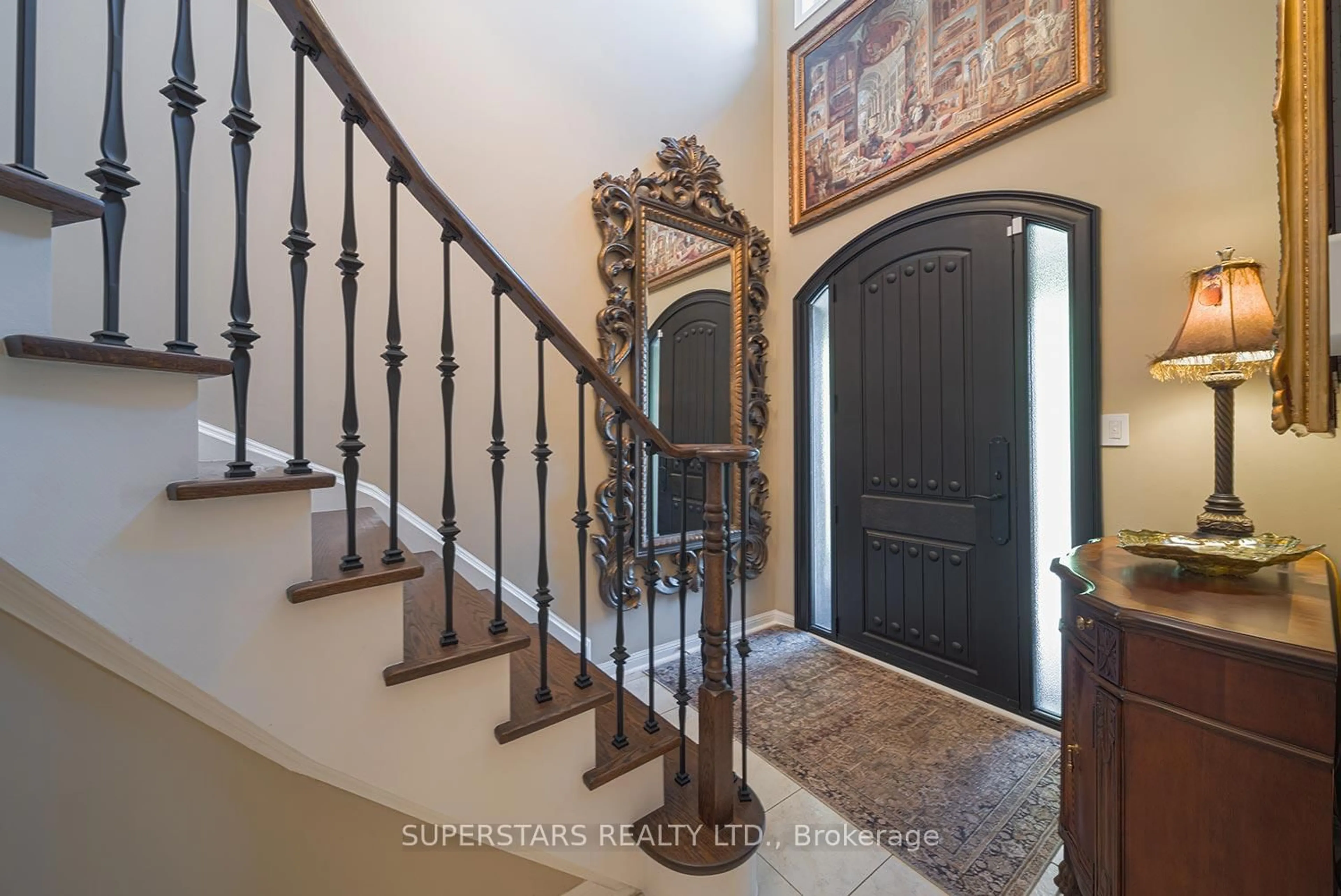 Indoor entryway for 166 Worthington Ave, Richmond Hill Ontario L4E 4N7