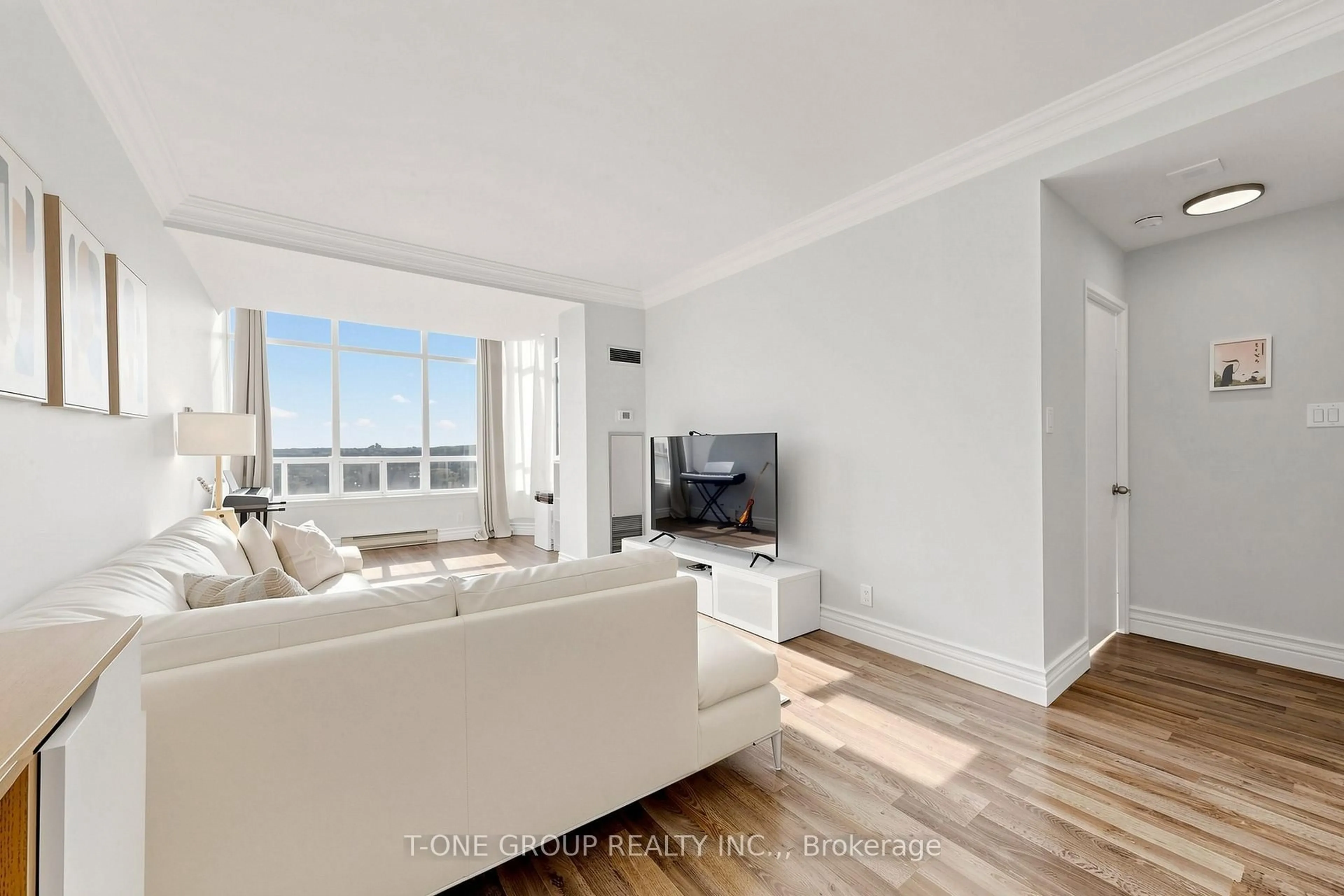 Living room with furniture, unknown for 22 Clarissa Dr #Ph6, Richmond Hill Ontario L4C 9R6