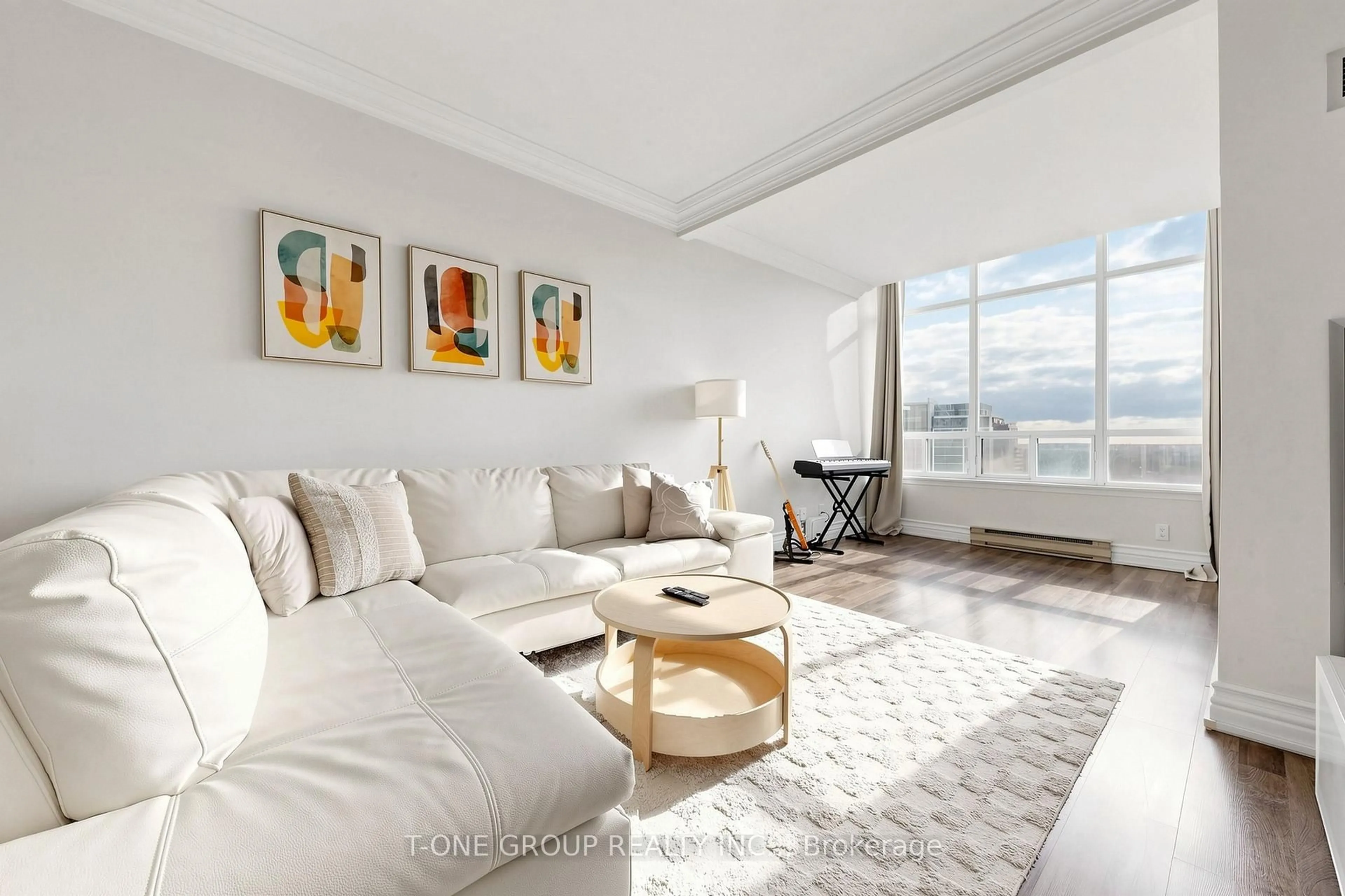 Living room with furniture, unknown for 22 Clarissa Dr #Ph6, Richmond Hill Ontario L4C 9R6