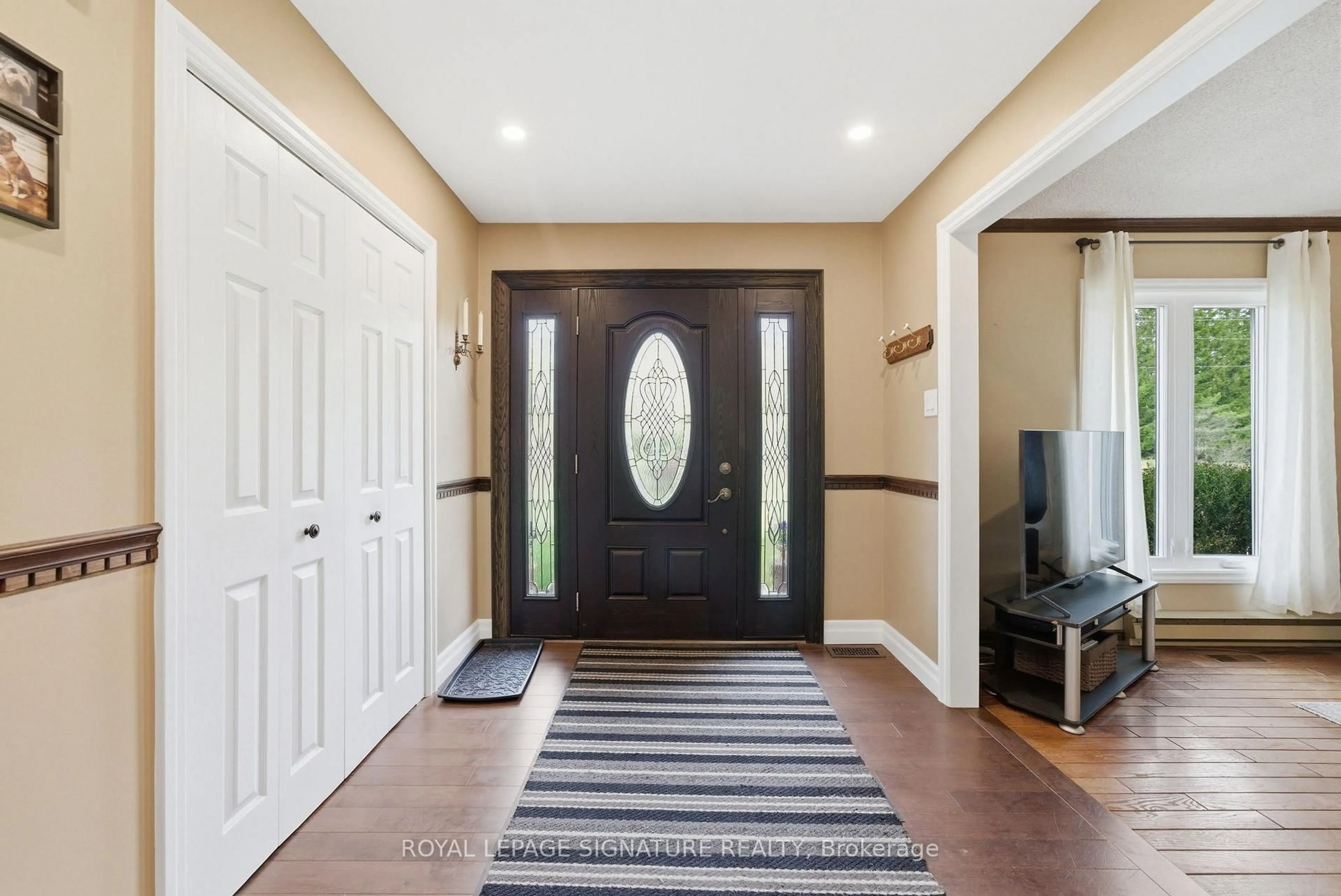 Indoor entryway for 6269 Regional 30 Rd, Uxbridge Ontario L9P 0J7