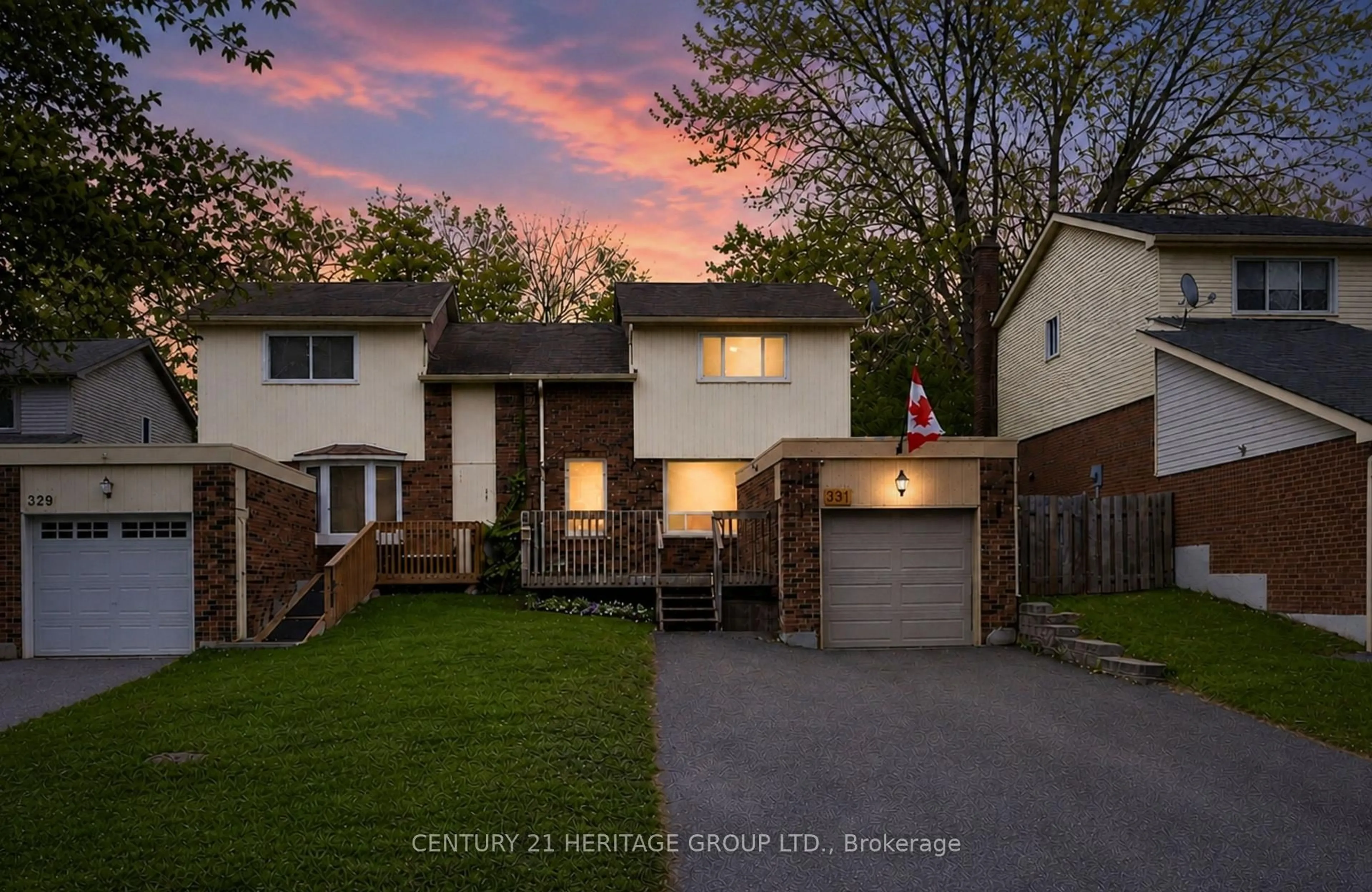 A pic from outside/outdoor area/front of a property/back of a property/a pic from drone, street for 331 Maplegrove Ave, Bradford West Gwillimbury Ontario L3Z 1V8