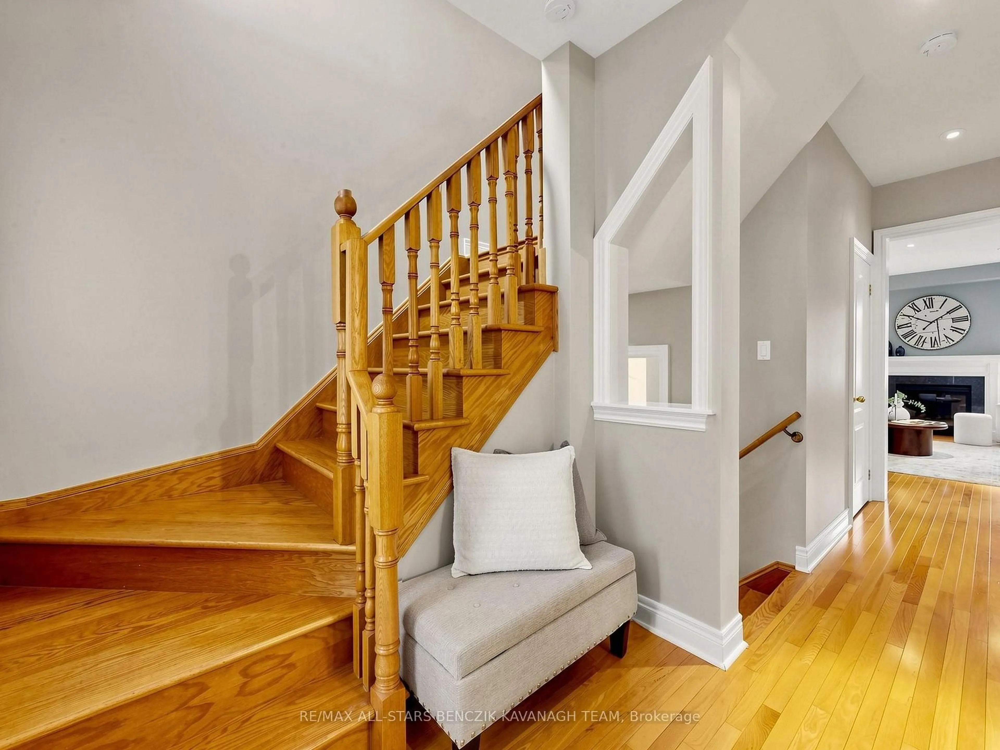 Stairs for 20 Peony St, Markham Ontario L6B 1K9