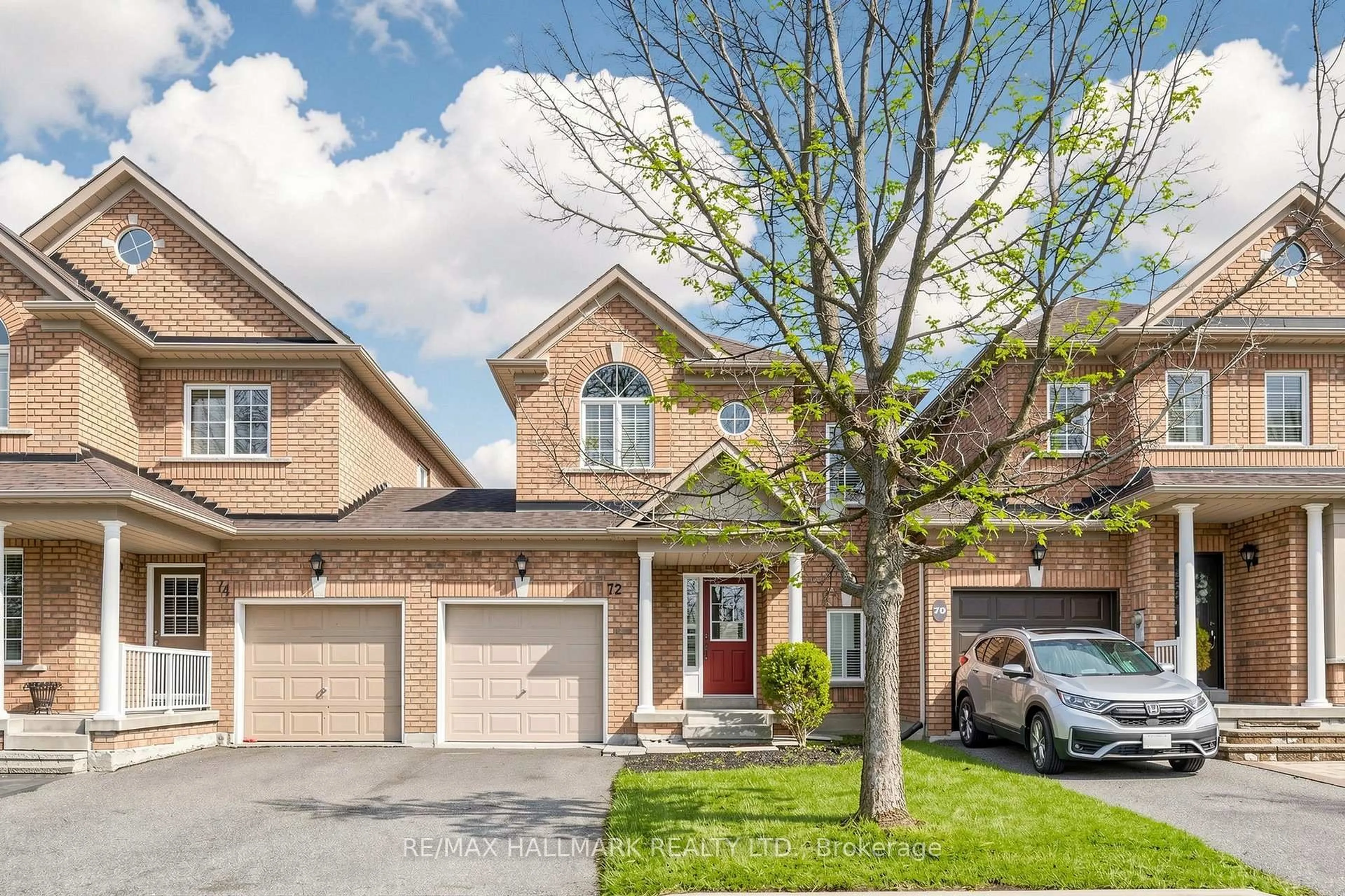 Home with brick exterior material, street for 72 Walkview Cres, Richmond Hill Ontario L4E 4H6