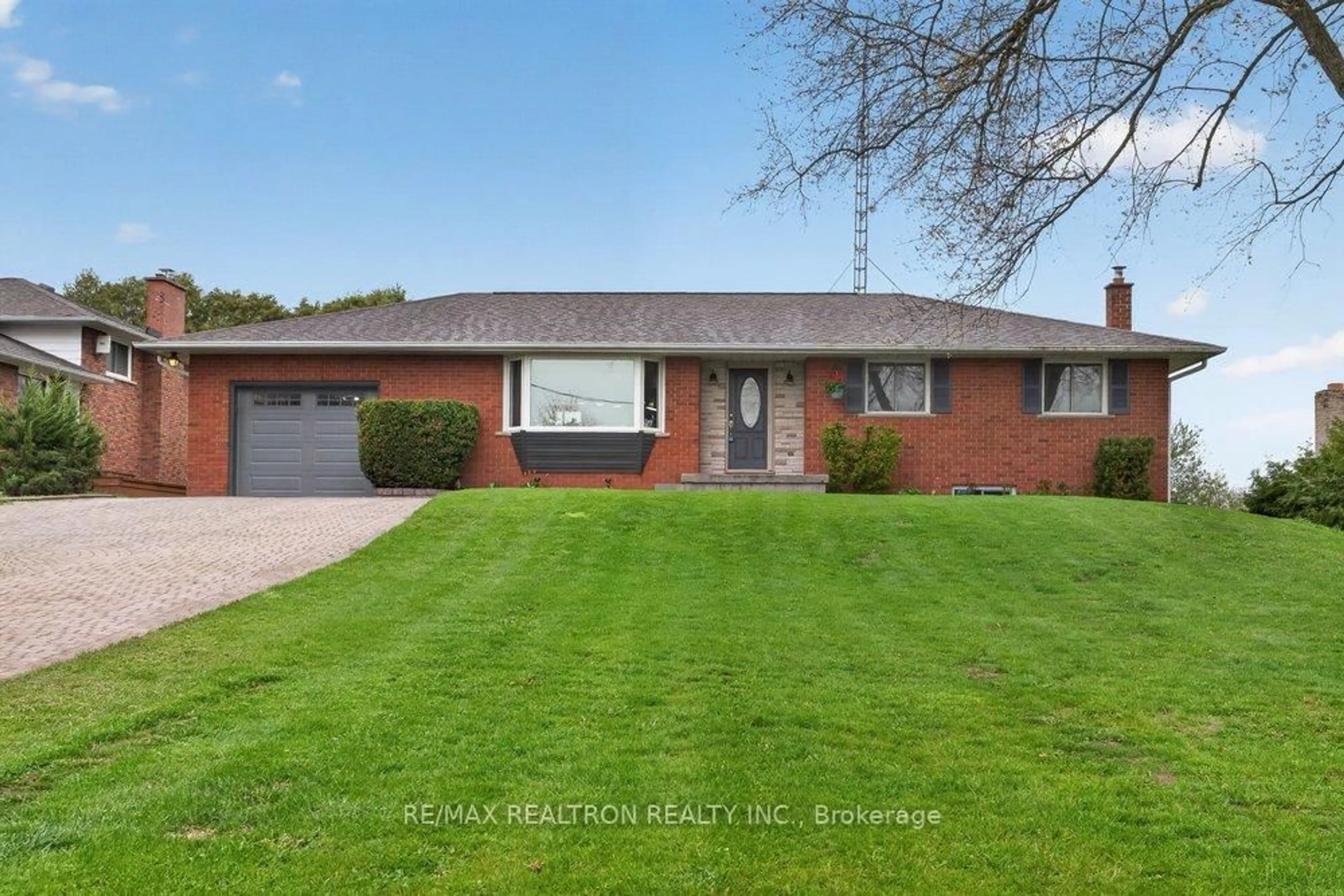 Home with brick exterior material, street for 284 Zephyr Rd, Uxbridge Ontario L0E 1T0