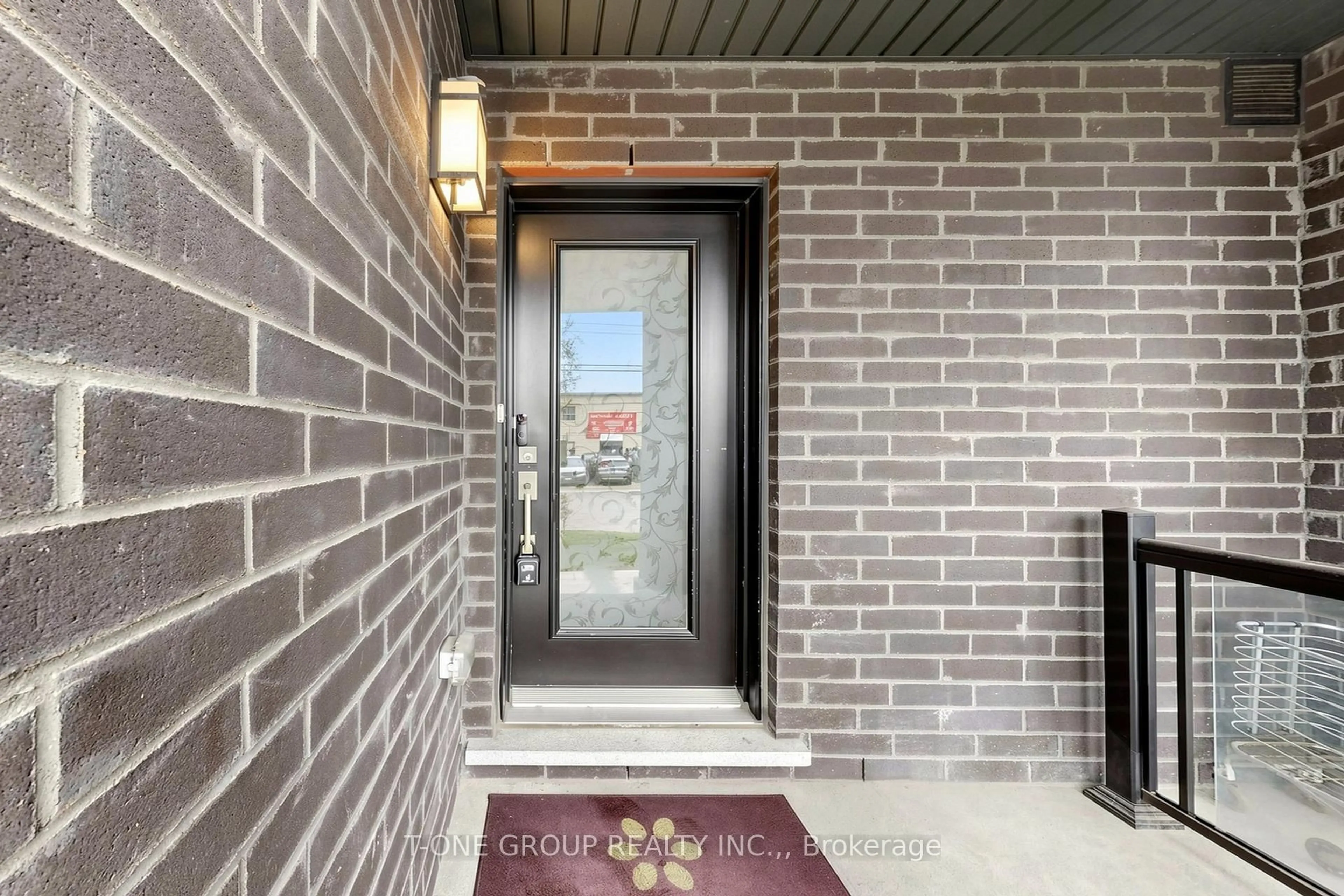 Indoor entryway for 370 Red Maple Rd #106, Richmond Hill Ontario L4C 6P5