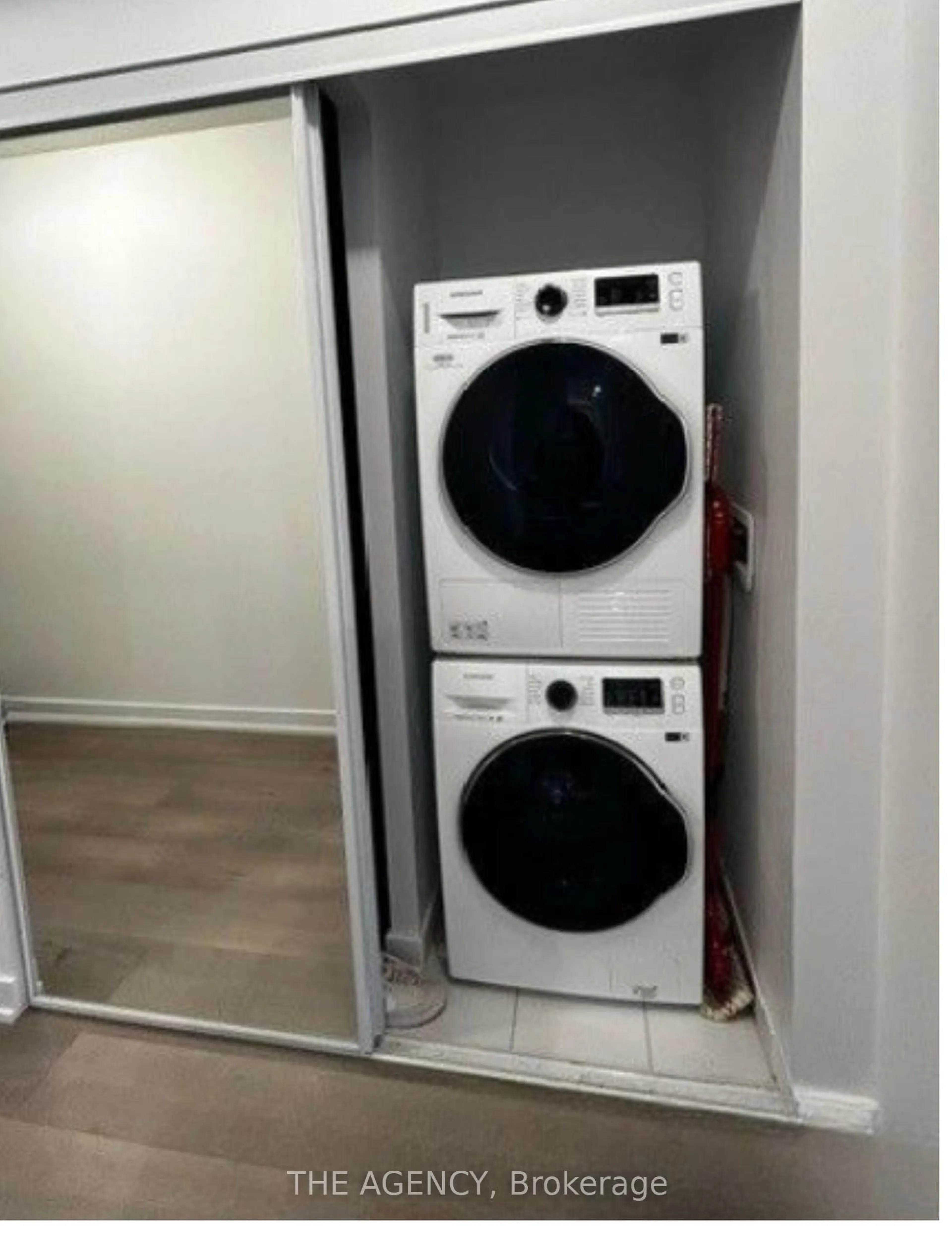 Laundry room for 38 Honeycrisp Cres #805, Vaughan Ontario L4K 0M7