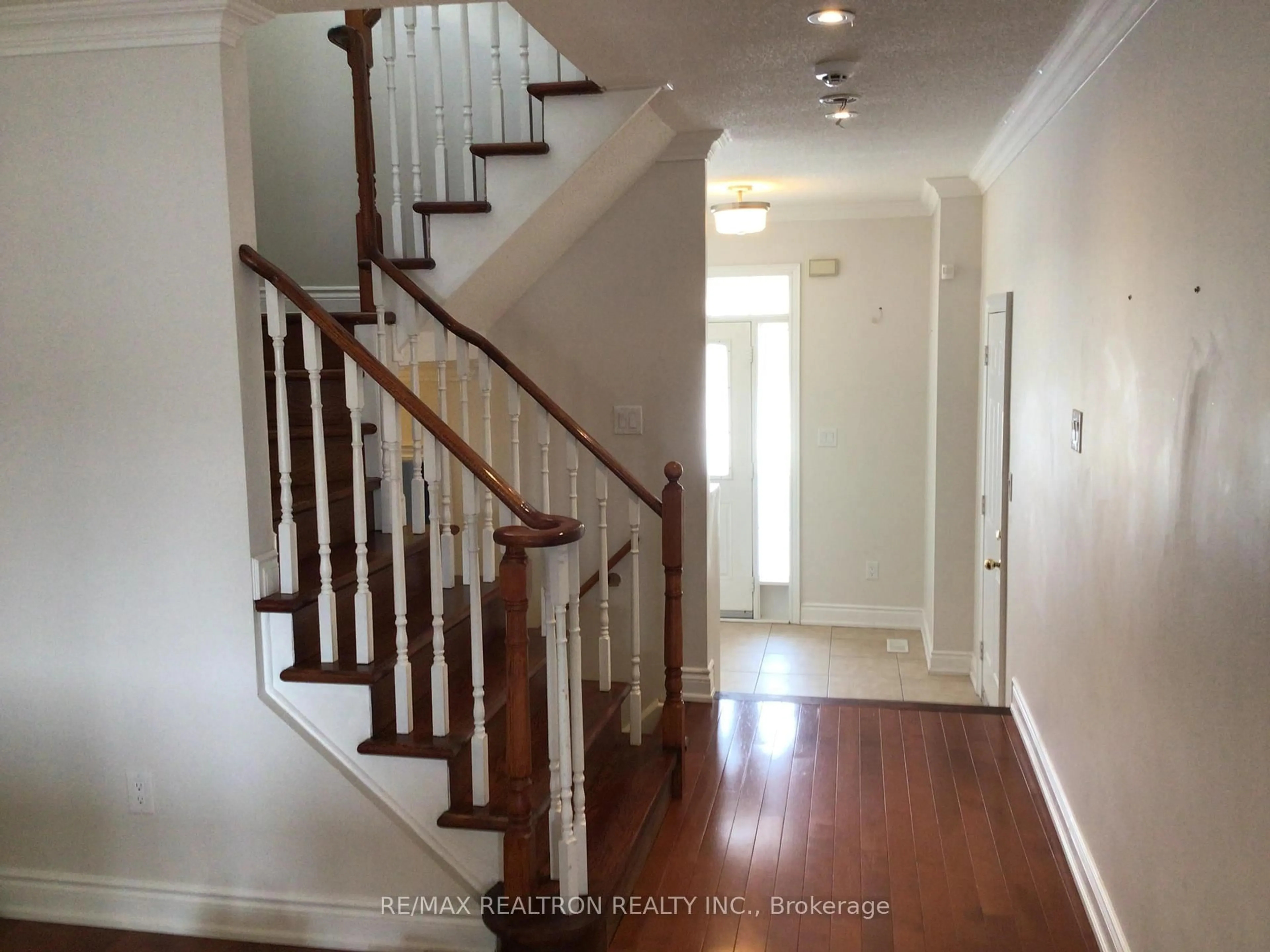 Unknown for 910 Isaac Phillips Way, Newmarket Ontario L3X 2Y8