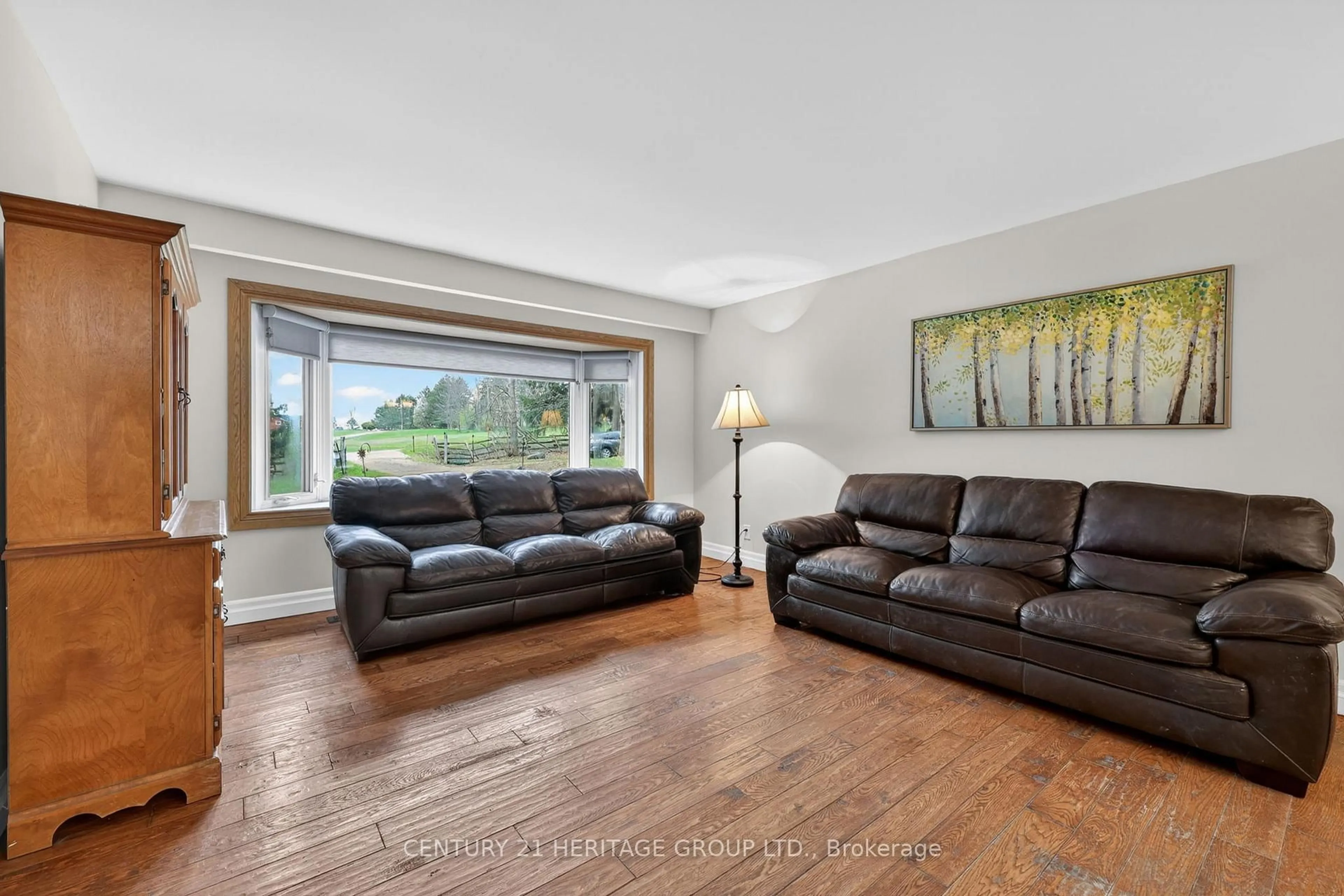 Living room with furniture, unknown for 2010 15th Sdrd, New Tecumseth Ontario L0G 1W0