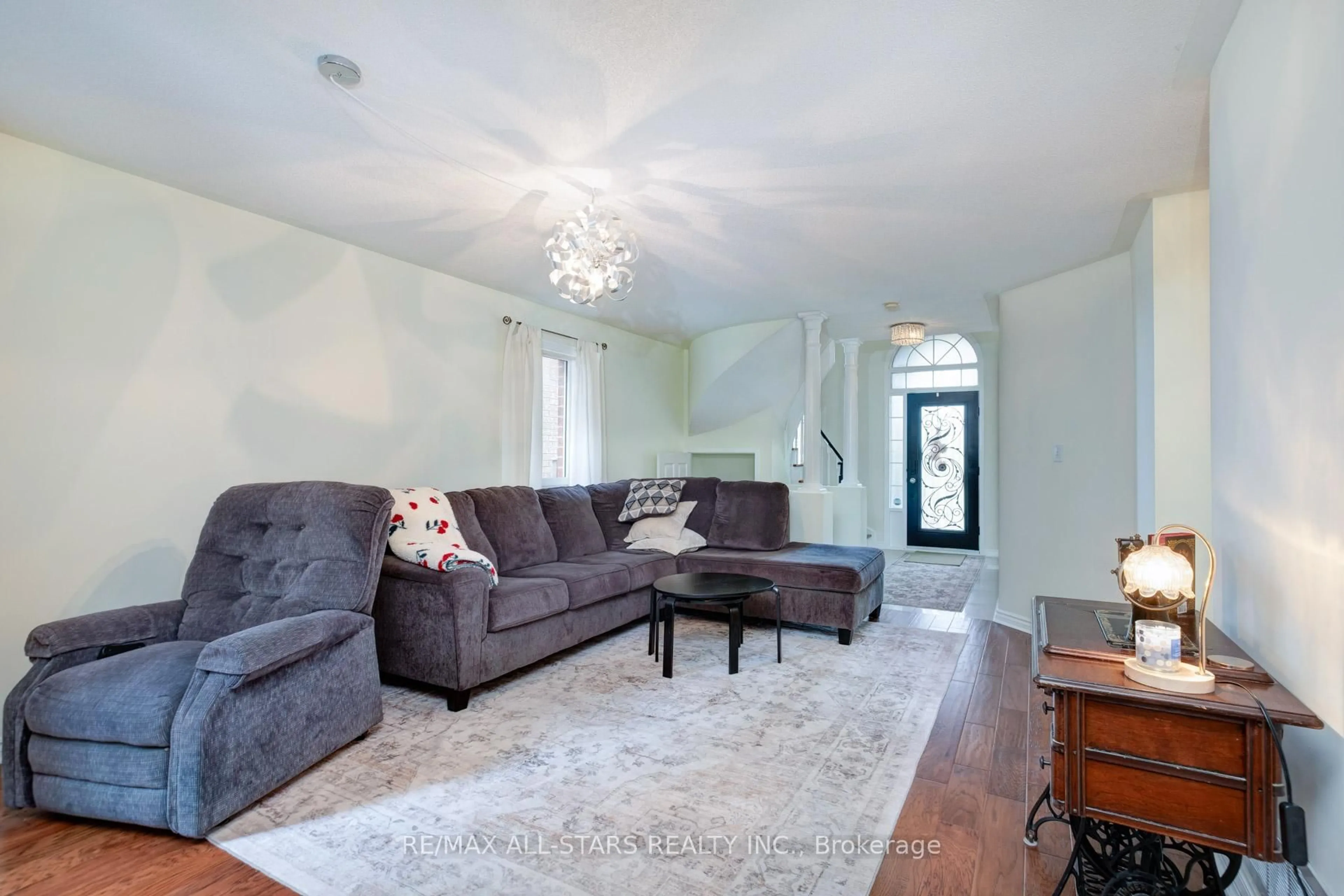 Living room with furniture, unknown for 179 Drummond Dr, Vaughan Ontario L6A 3C4