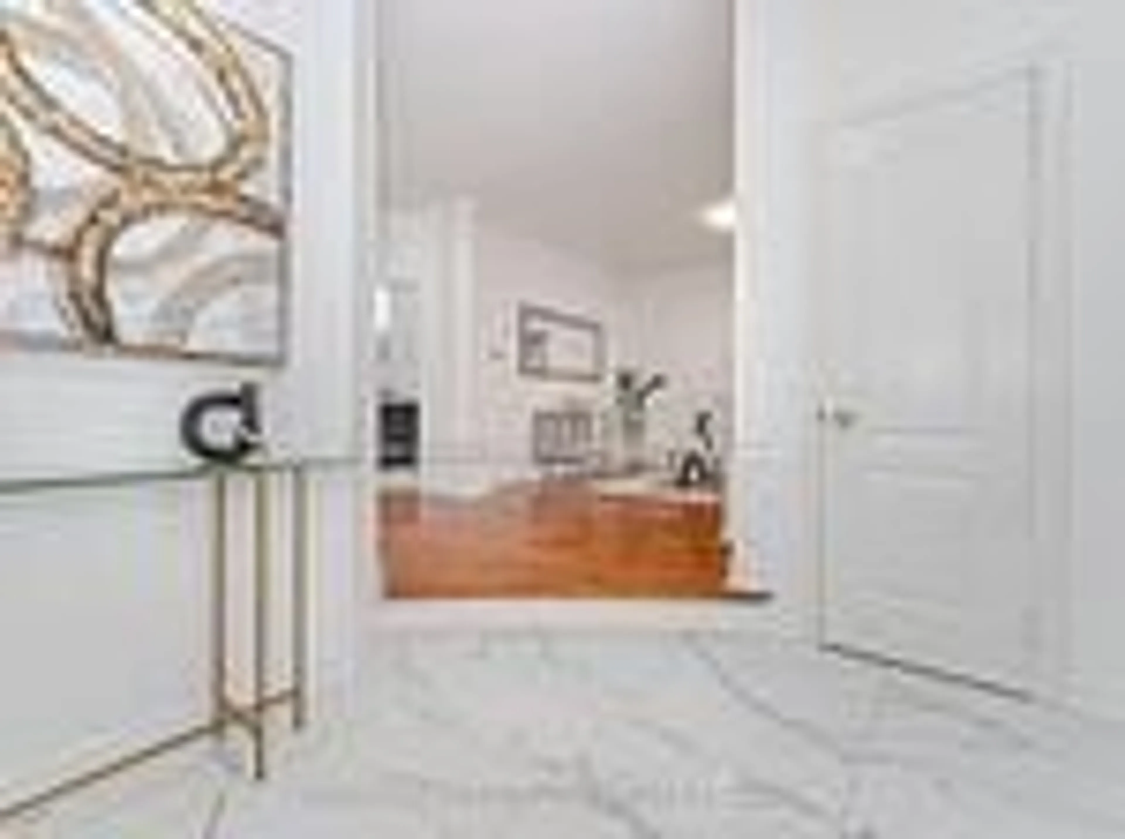 Indoor entryway for 24 Futura Ave, Richmond Hill Ontario L4S 1V2