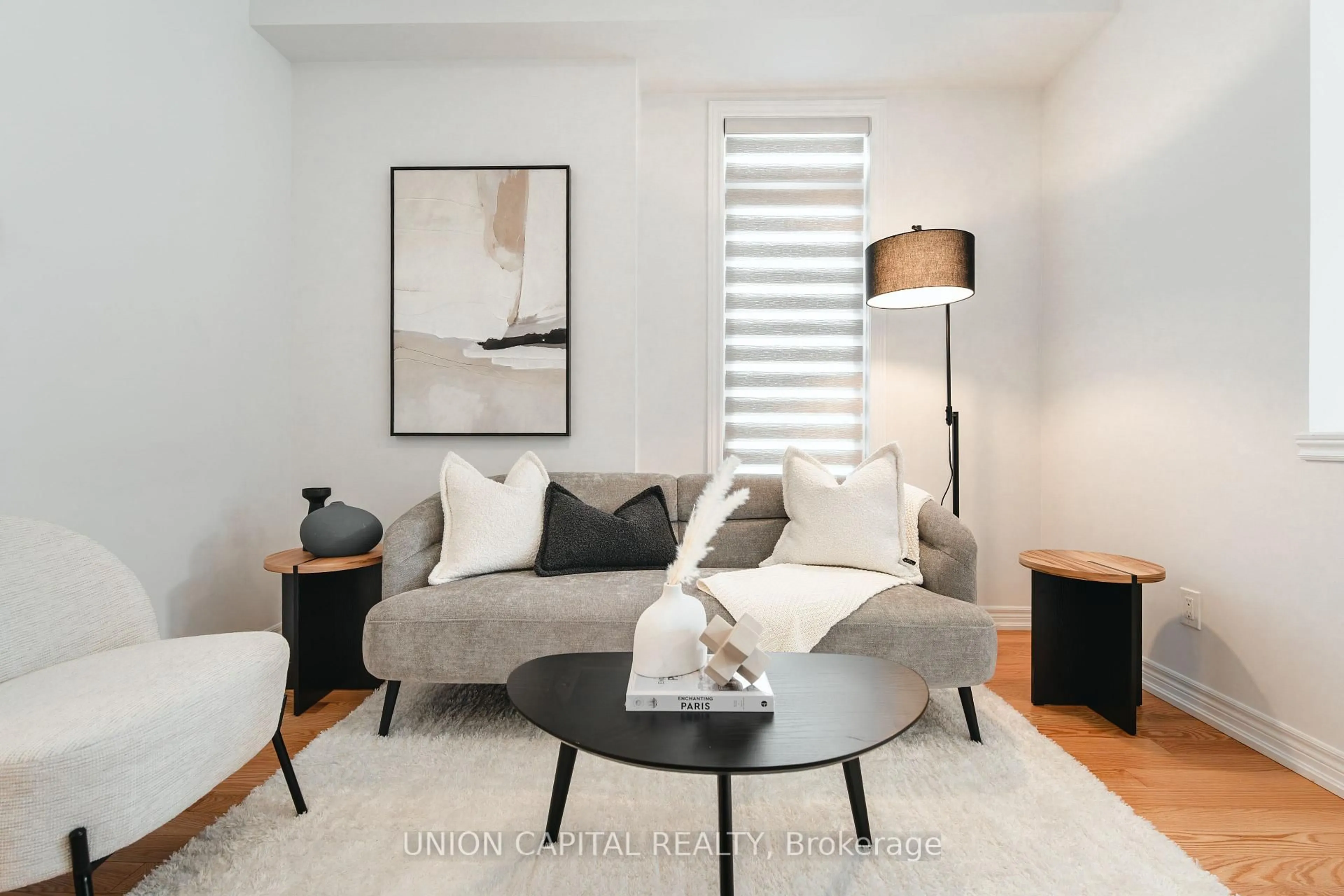 Living room with furniture, unknown for 4 Flower Garden Tr, Whitchurch-Stouffville Ontario L4A 4V4
