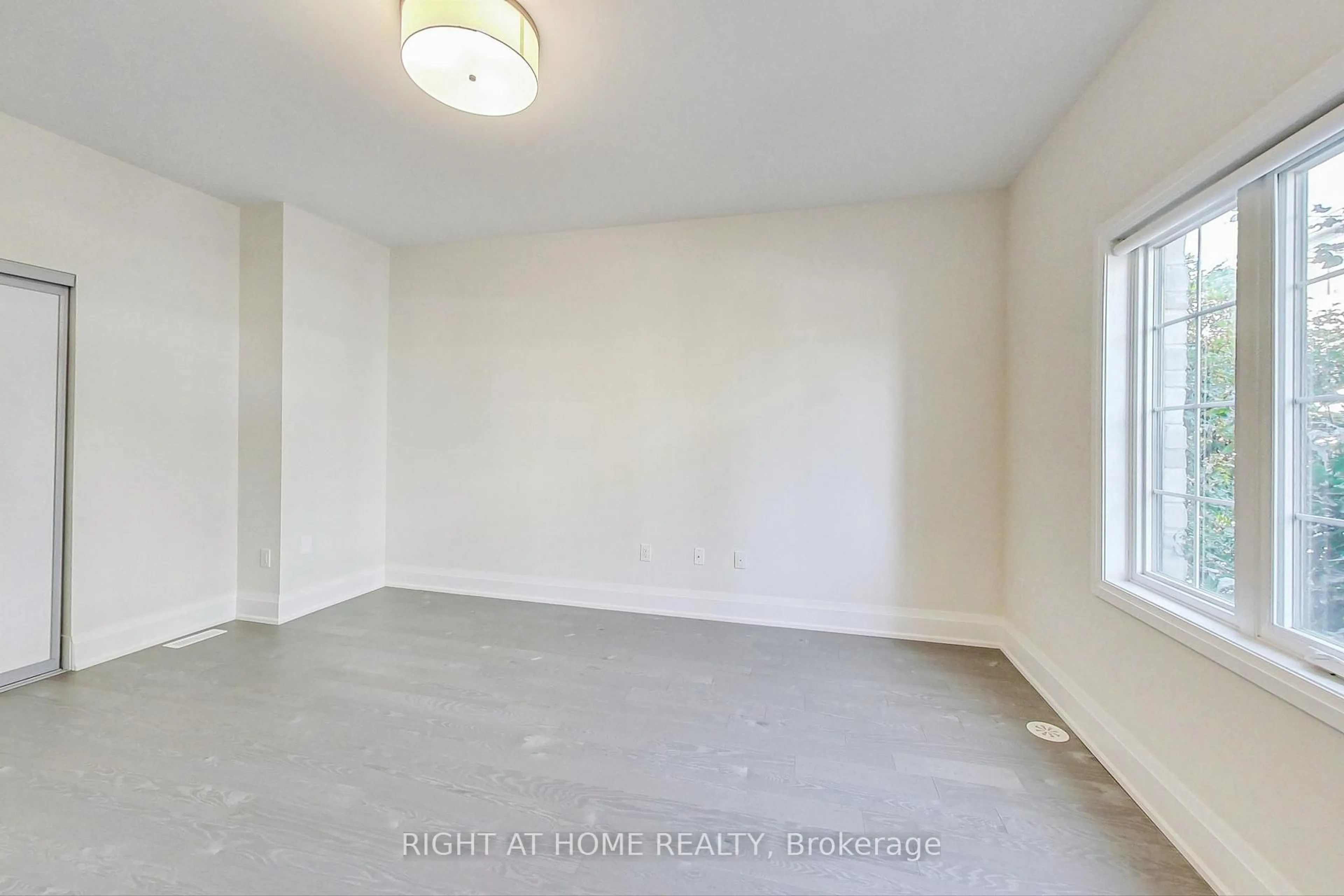 A pic of a room for 390 Highway 7 #TH7, Richmond Hill Ontario L4B 0G5