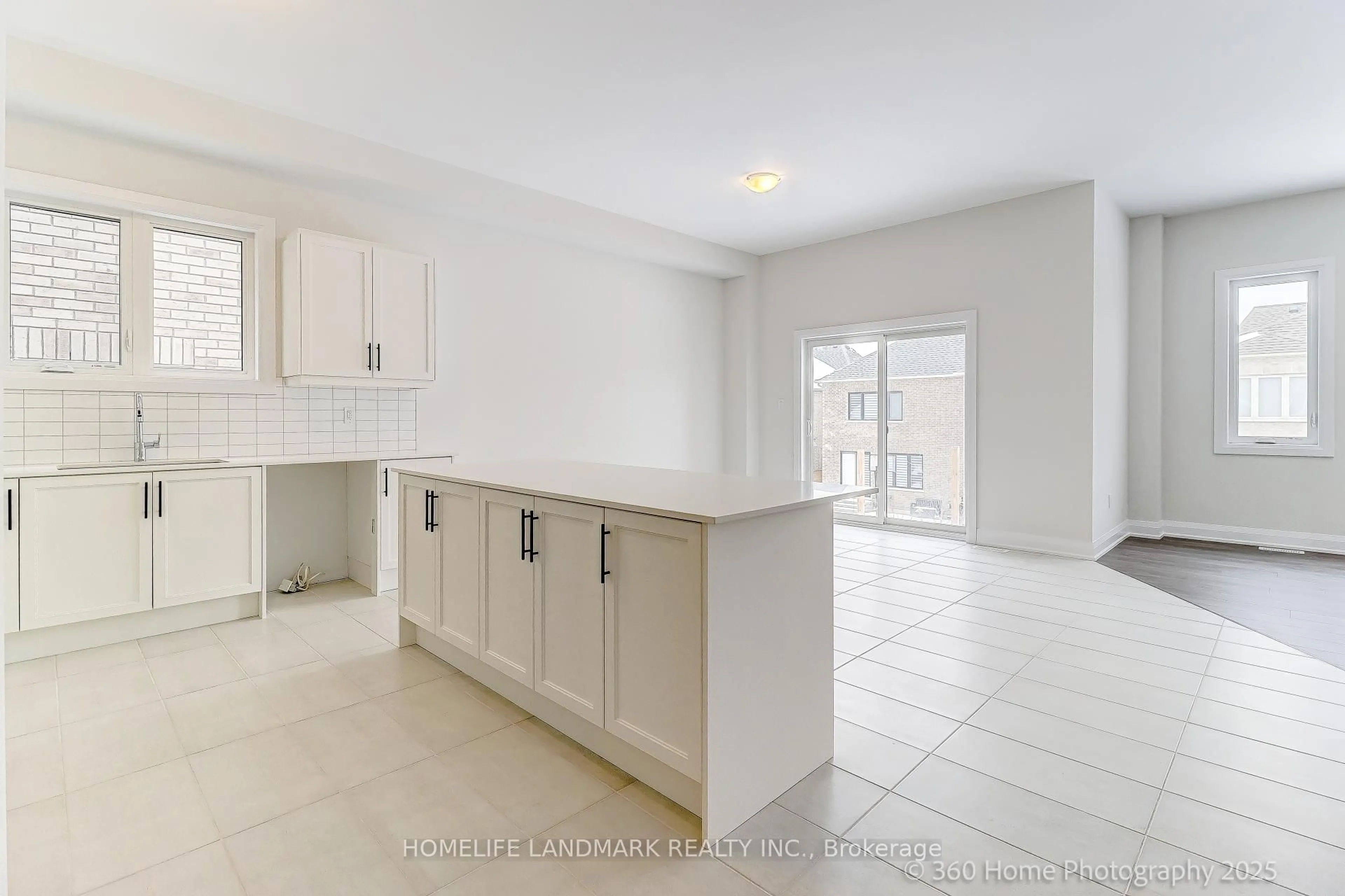 Open concept kitchen, ceramic/tile floor for 241 SEGUIN St, Richmond Hill Ontario L4E 1N7