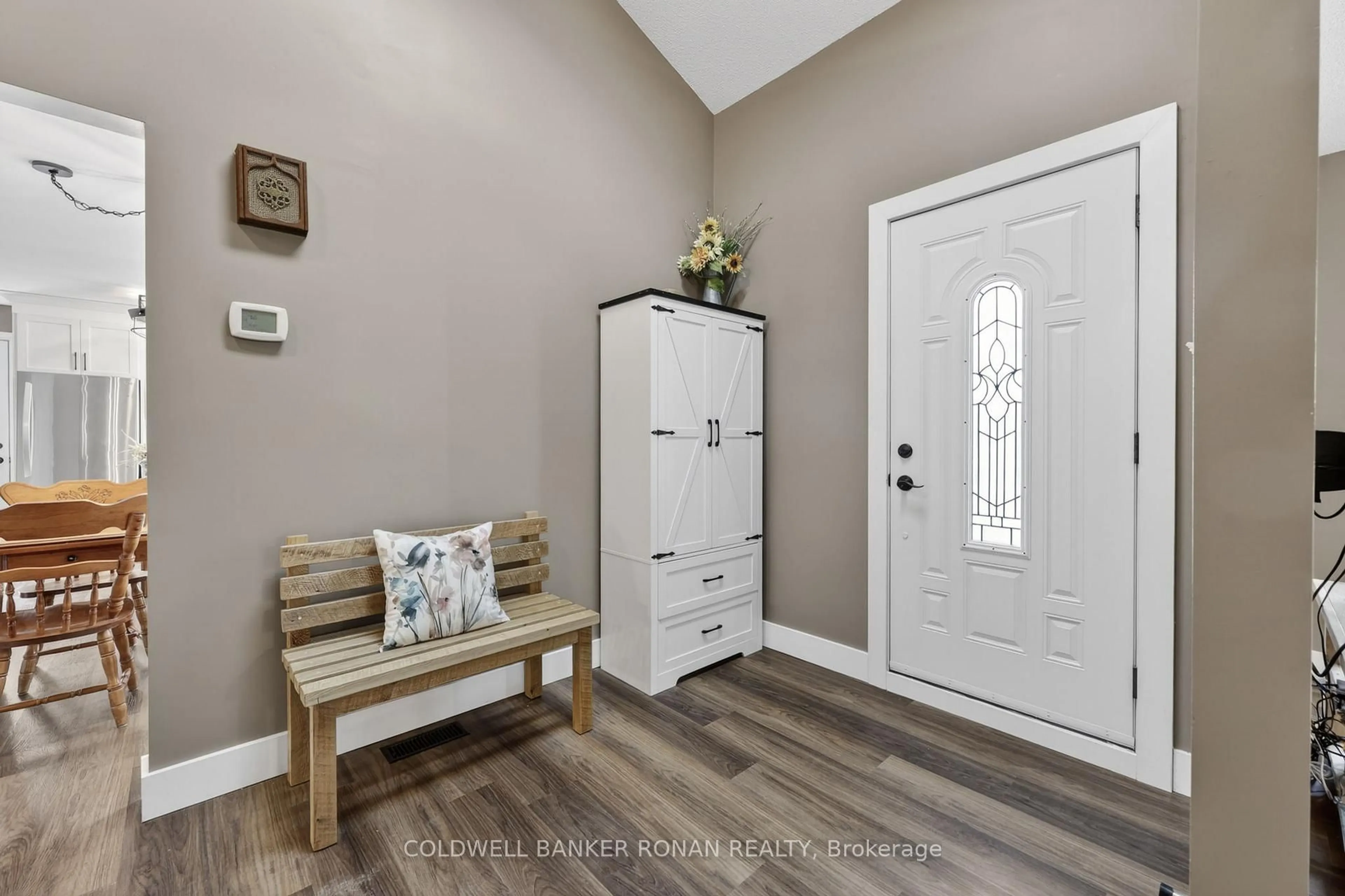 Indoor entryway for 1761 Concession Rd 5, Adjala-Tosorontio Ontario L0G 1L0