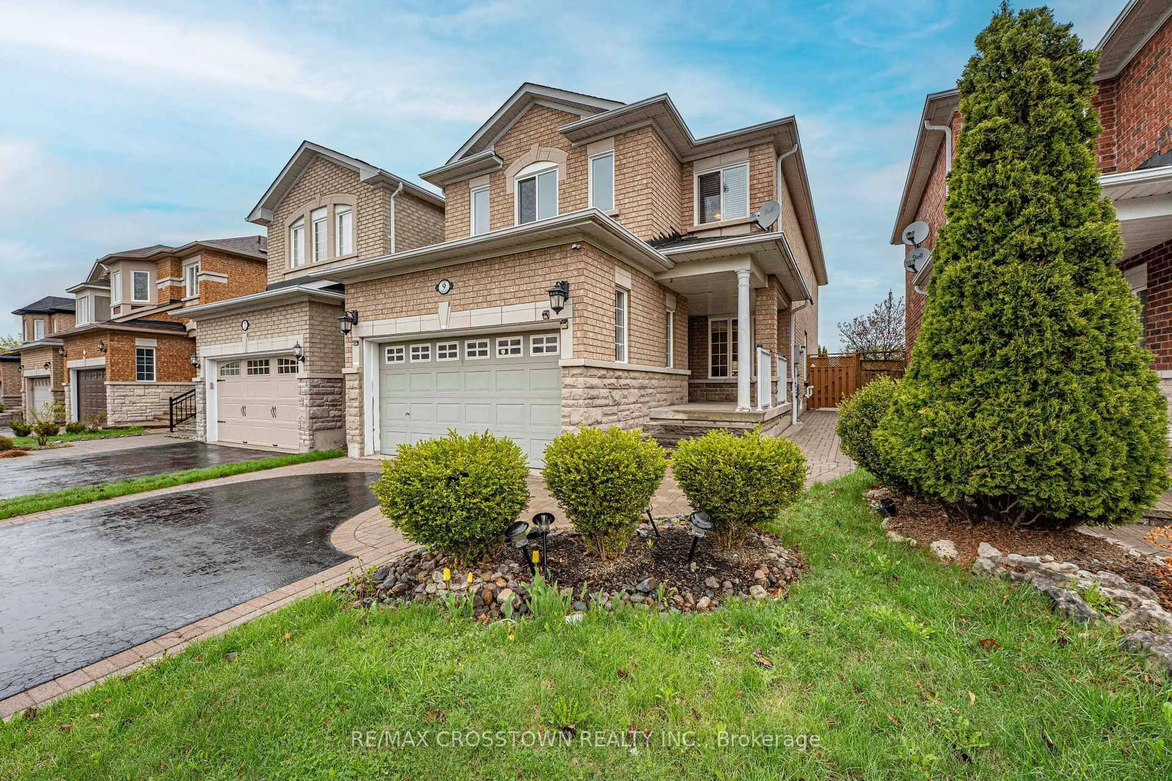 Home with brick exterior material, street for 9 Coral Cres, Richmond Hill Ontario L4E 4B6