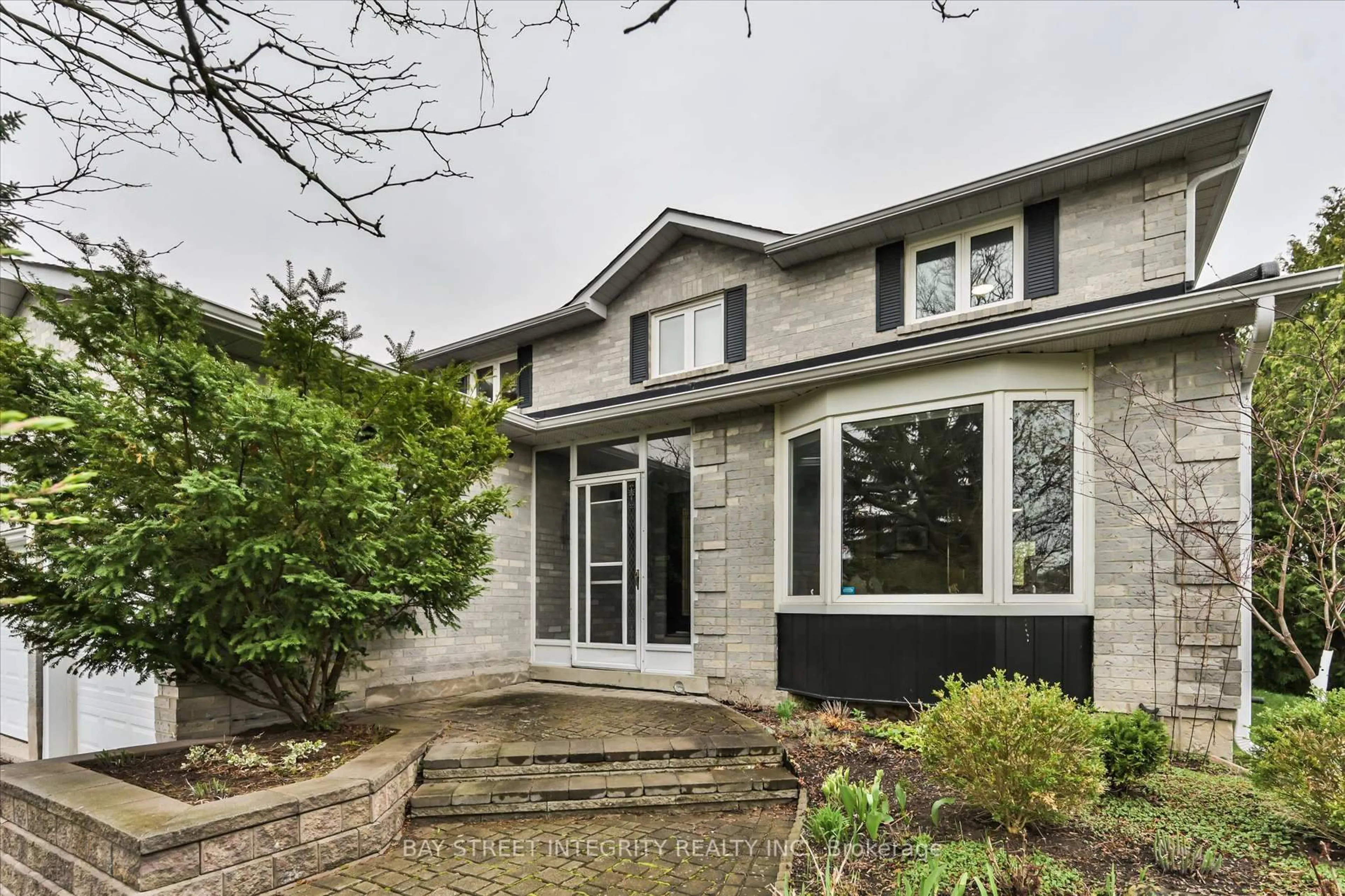 Home with brick exterior material, street for 535 Malvern Cres, Newmarket Ontario L3Y 7L7