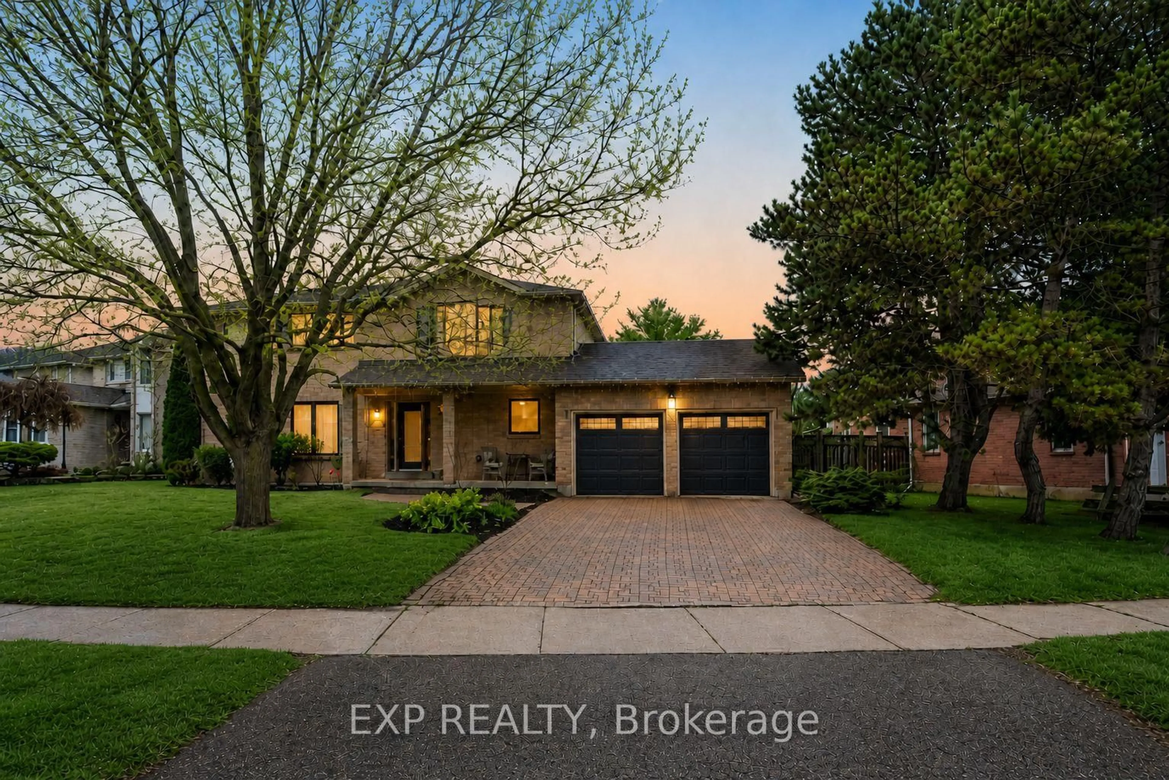 Home with brick exterior material, street for 90 Brillinger St, Richmond Hill Ontario L4C 8Y3