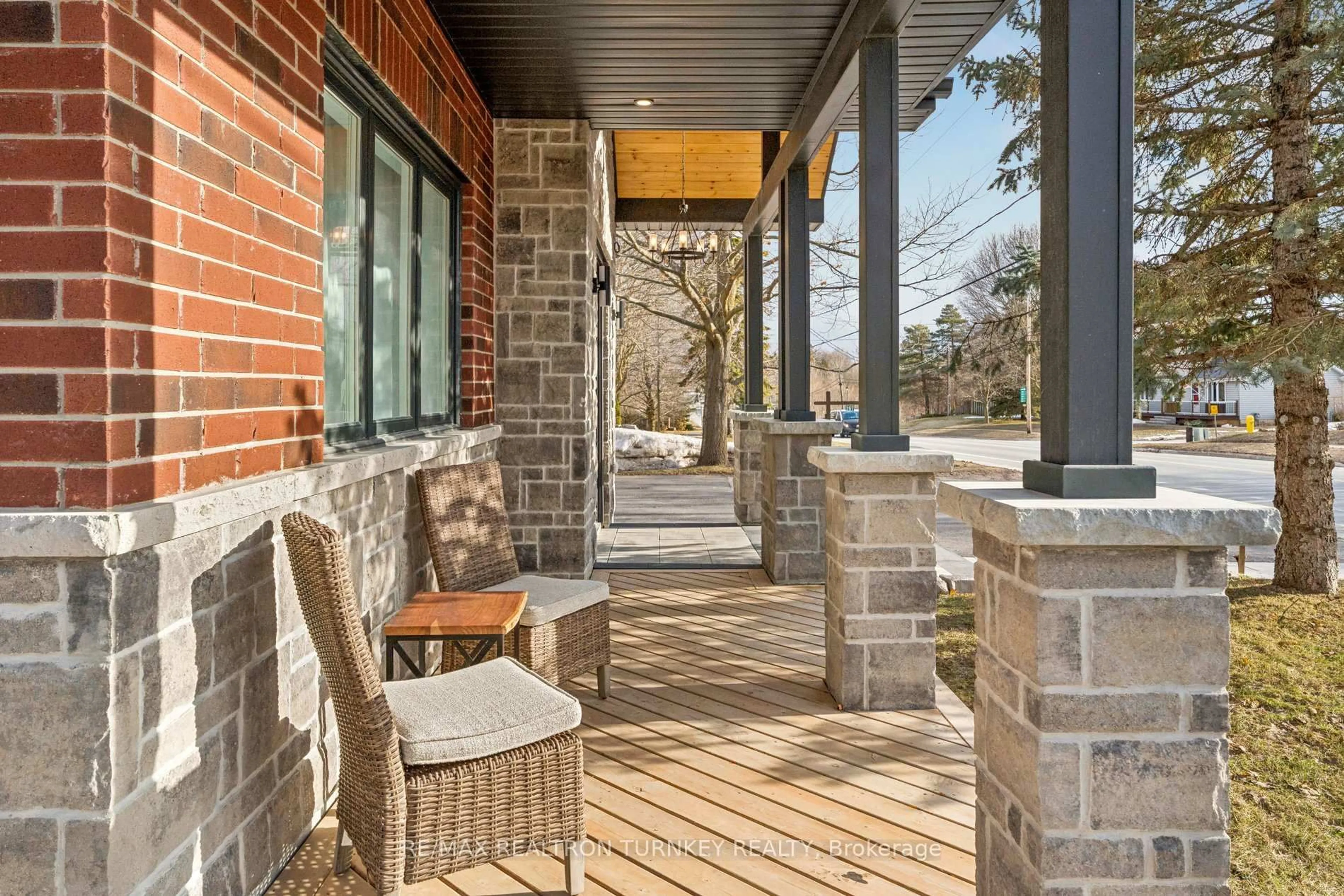 Patio, unknown for 271 Main St, Uxbridge Ontario L9P 1R9