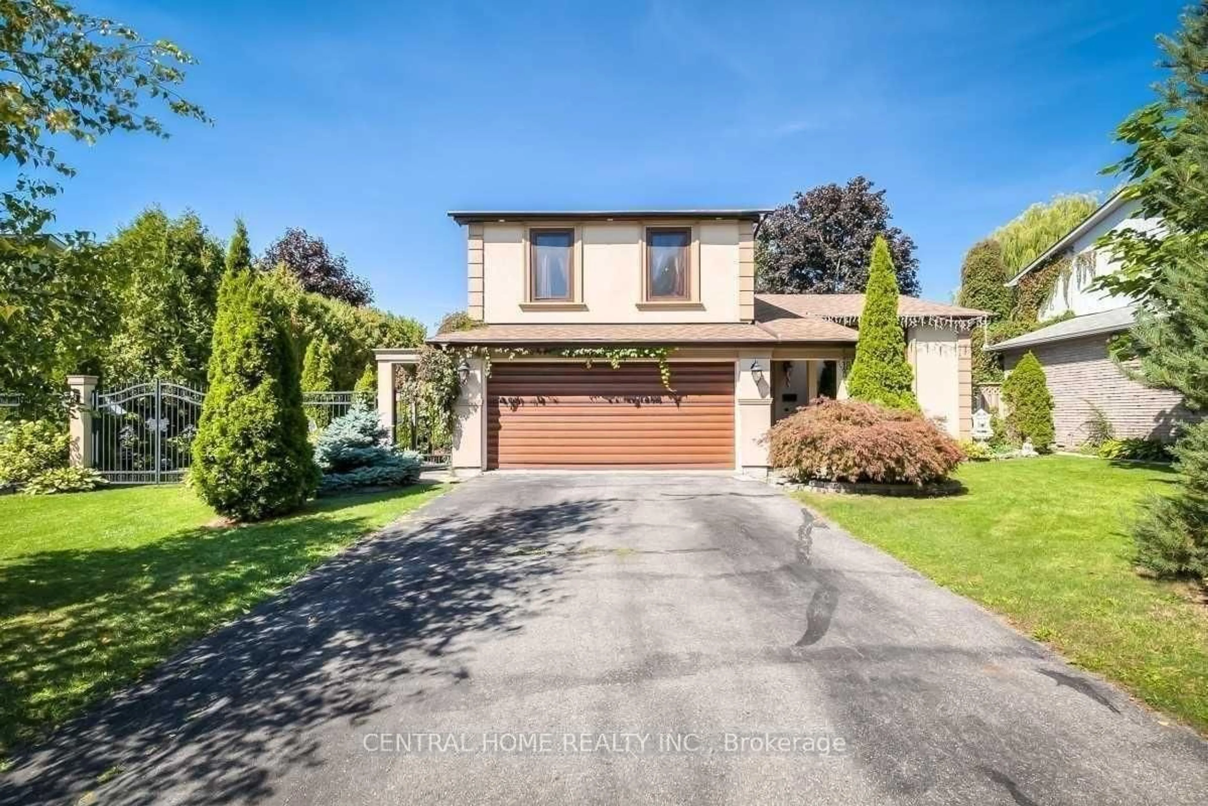 Home with brick exterior material, street for 18 Mayvern Cres, Richmond Hill Ontario L4C 5J4