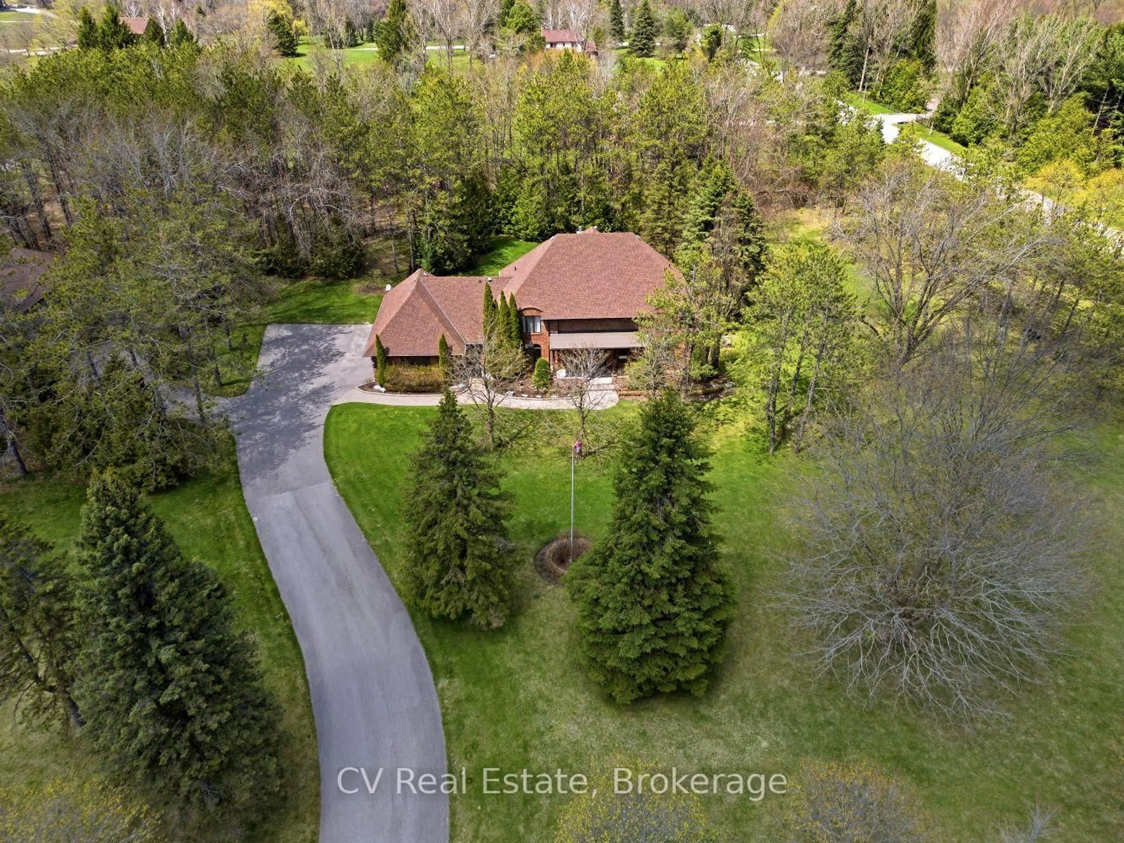 A pic from outside/outdoor area/front of a property/back of a property/a pic from drone, forest/trees view for 12 Bristol Sands Cres, Uxbridge Ontario L9P 0G1