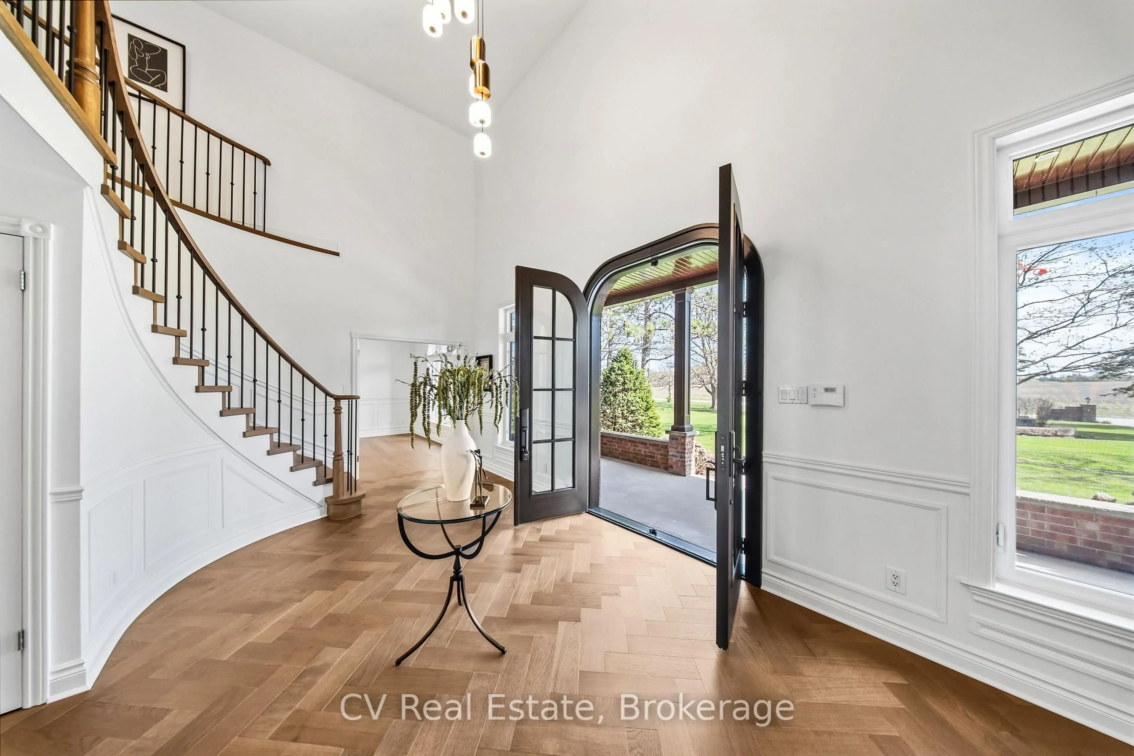 Indoor entryway for 12 Bristol Sands Cres, Uxbridge Ontario L9P 0G1
