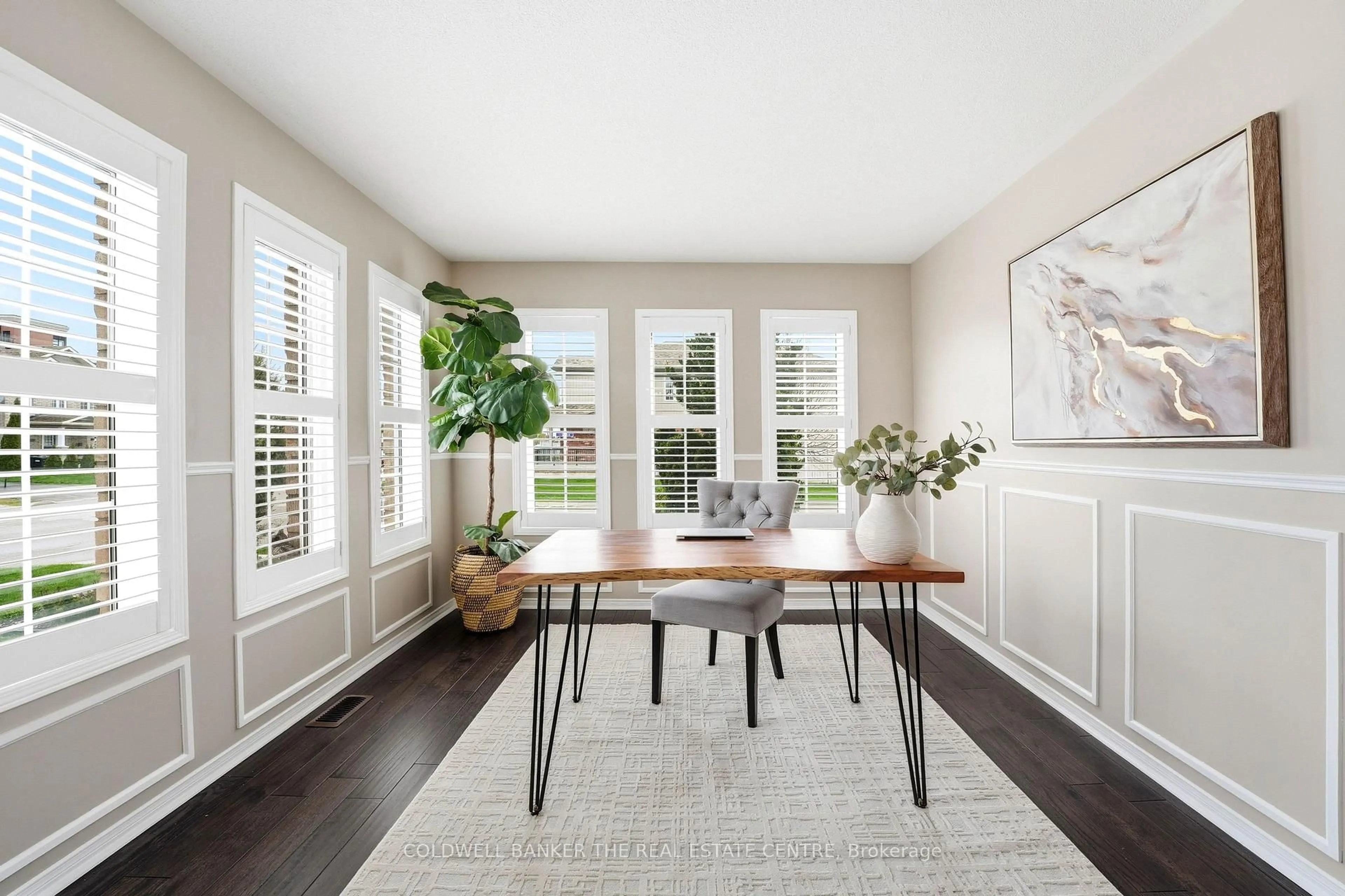 Dining room, wood/laminate floor for 124 Armstrong Cres, Bradford West Gwillimbury Ontario L3Z 0L3