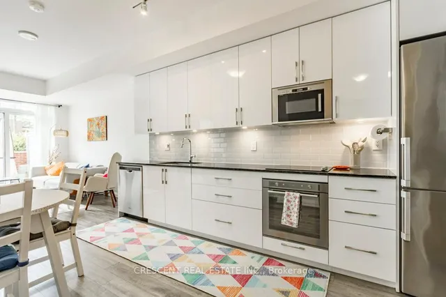 99 Eagle Rock Way #TH101, Vaughan 5