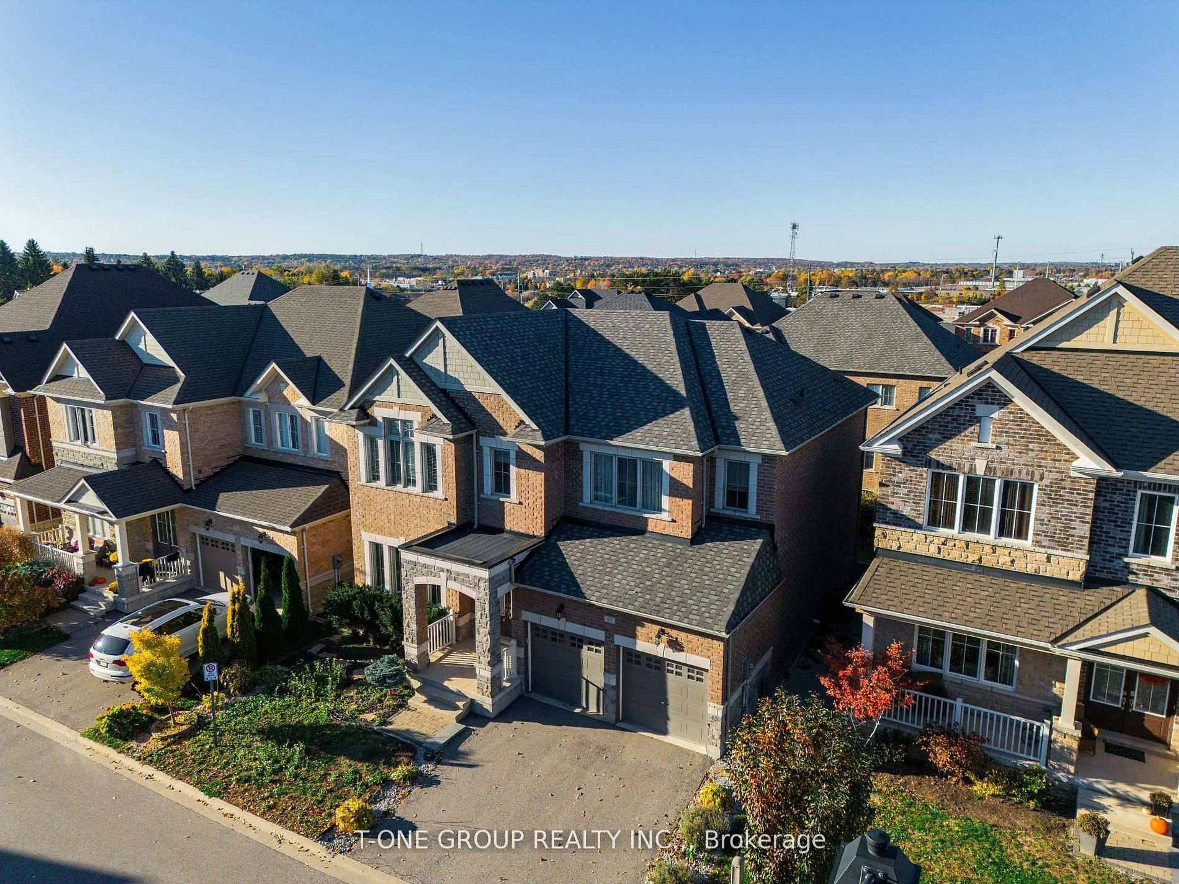 A pic from outside/outdoor area/front of a property/back of a property/a pic from drone, unknown for 63 Ken Sinclair Cres, Aurora Ontario L4G 3J1