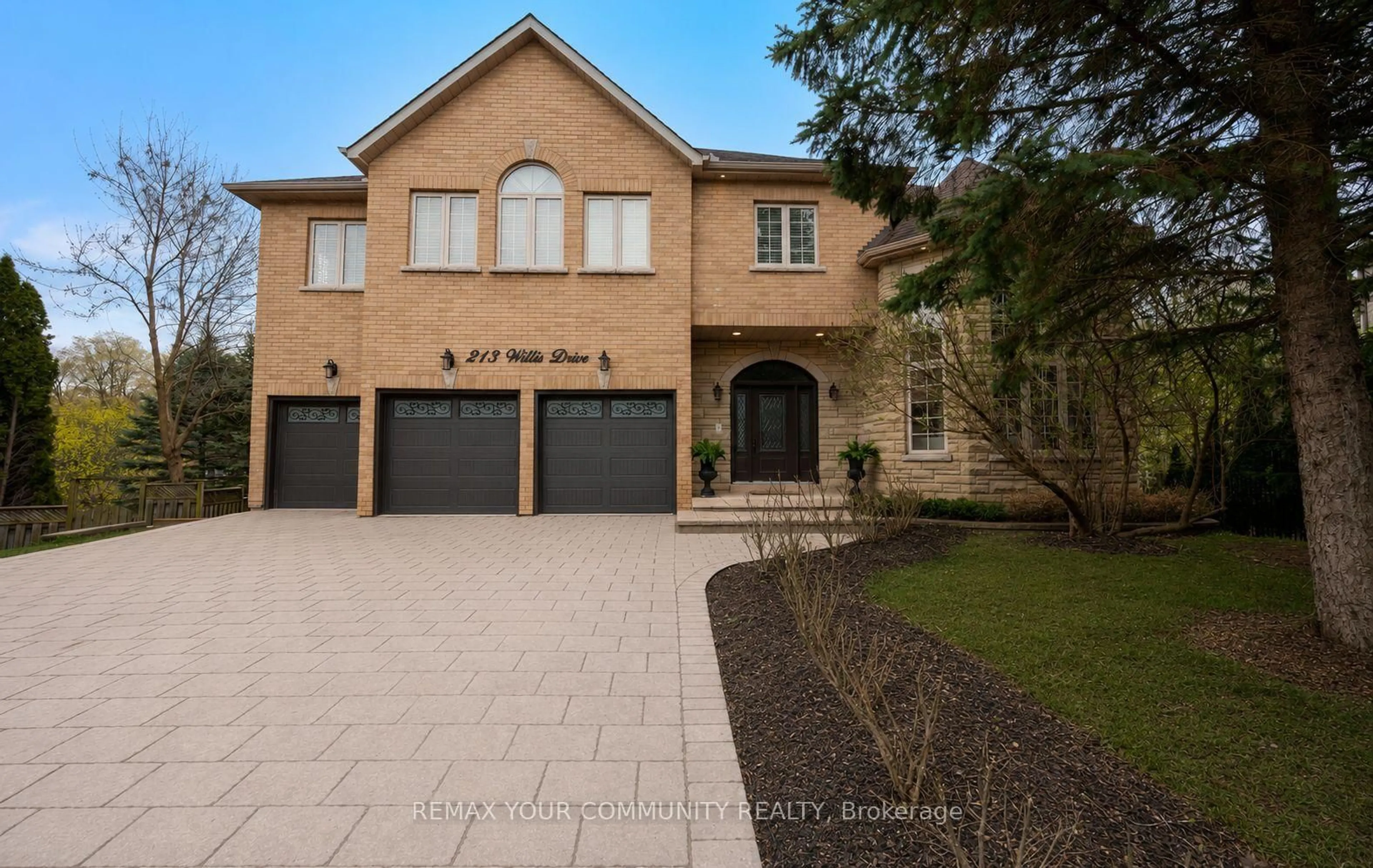 Home with brick exterior material, street for 213 Willis Dr, Aurora Ontario L4G 7M2