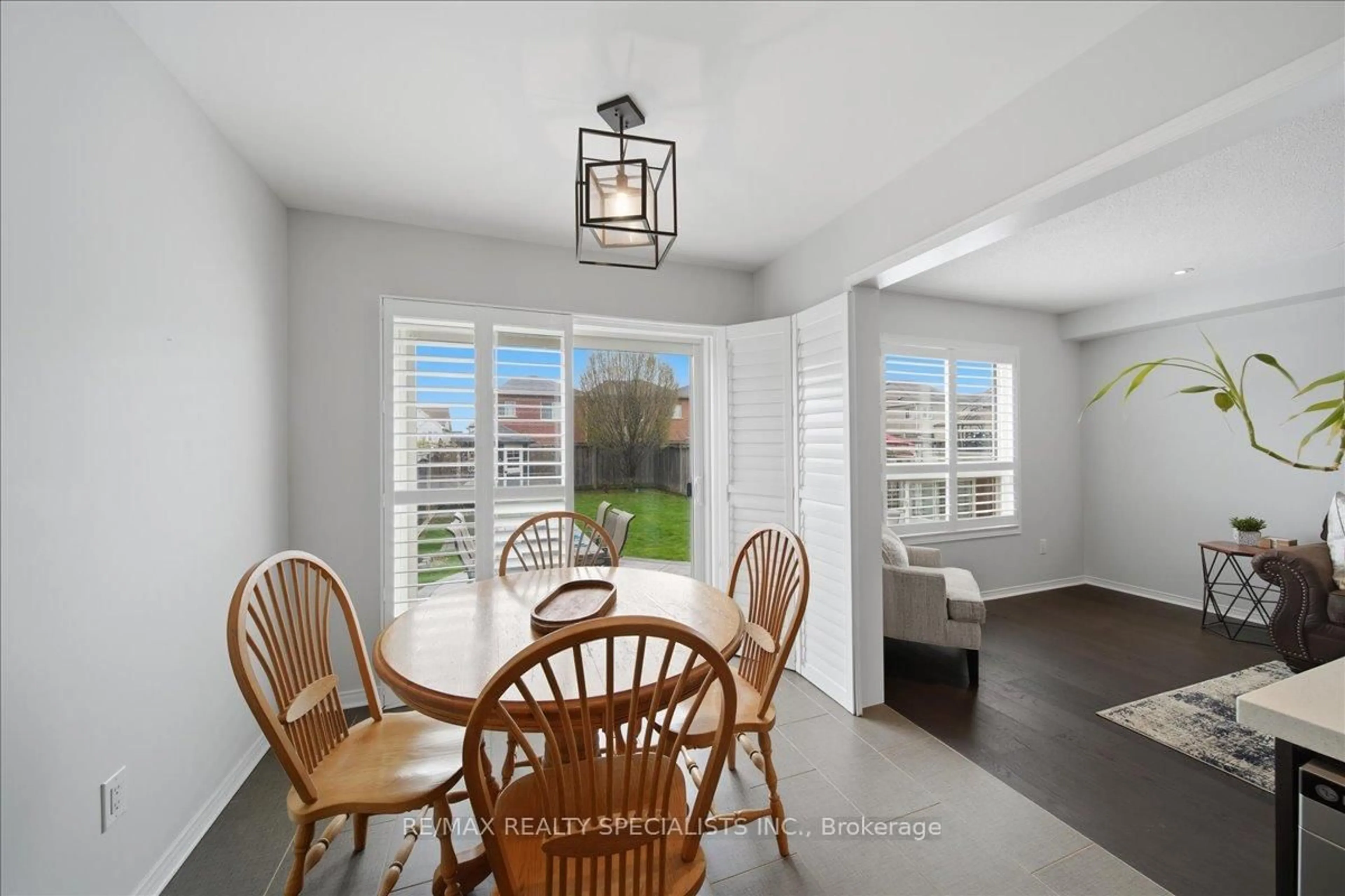 Dining room, unknown for 773 Miller Park Ave, Bradford West Gwillimbury Ontario L3Z 0L8