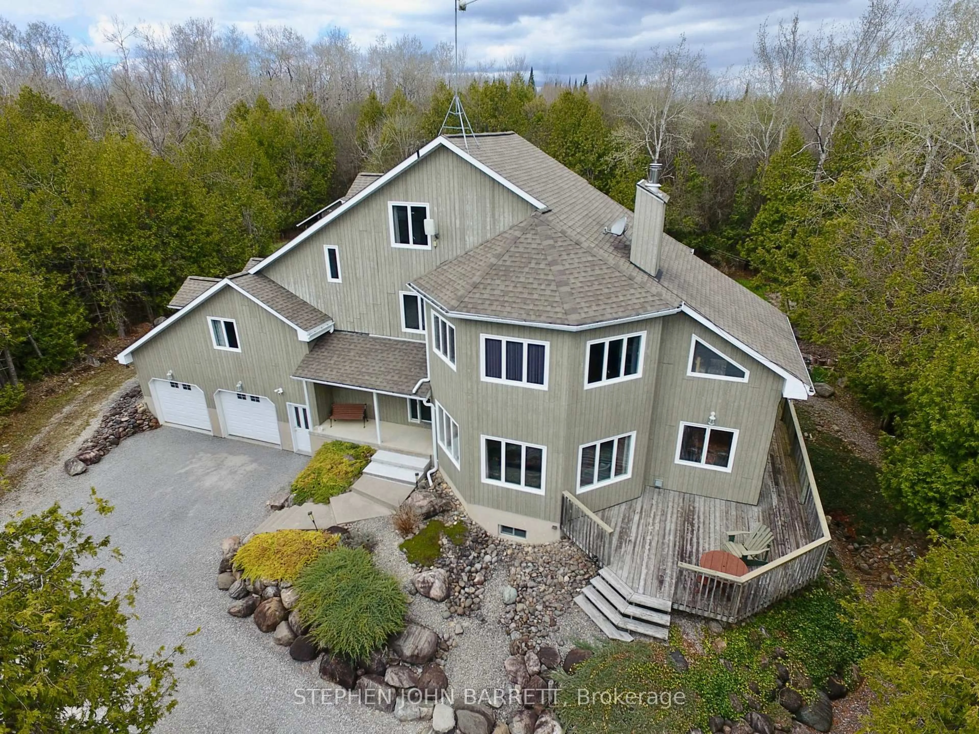 A pic from outside/outdoor area/front of a property/back of a property/a pic from drone, unknown for 27352 48 Highway, Georgina Ontario L0E 1R0