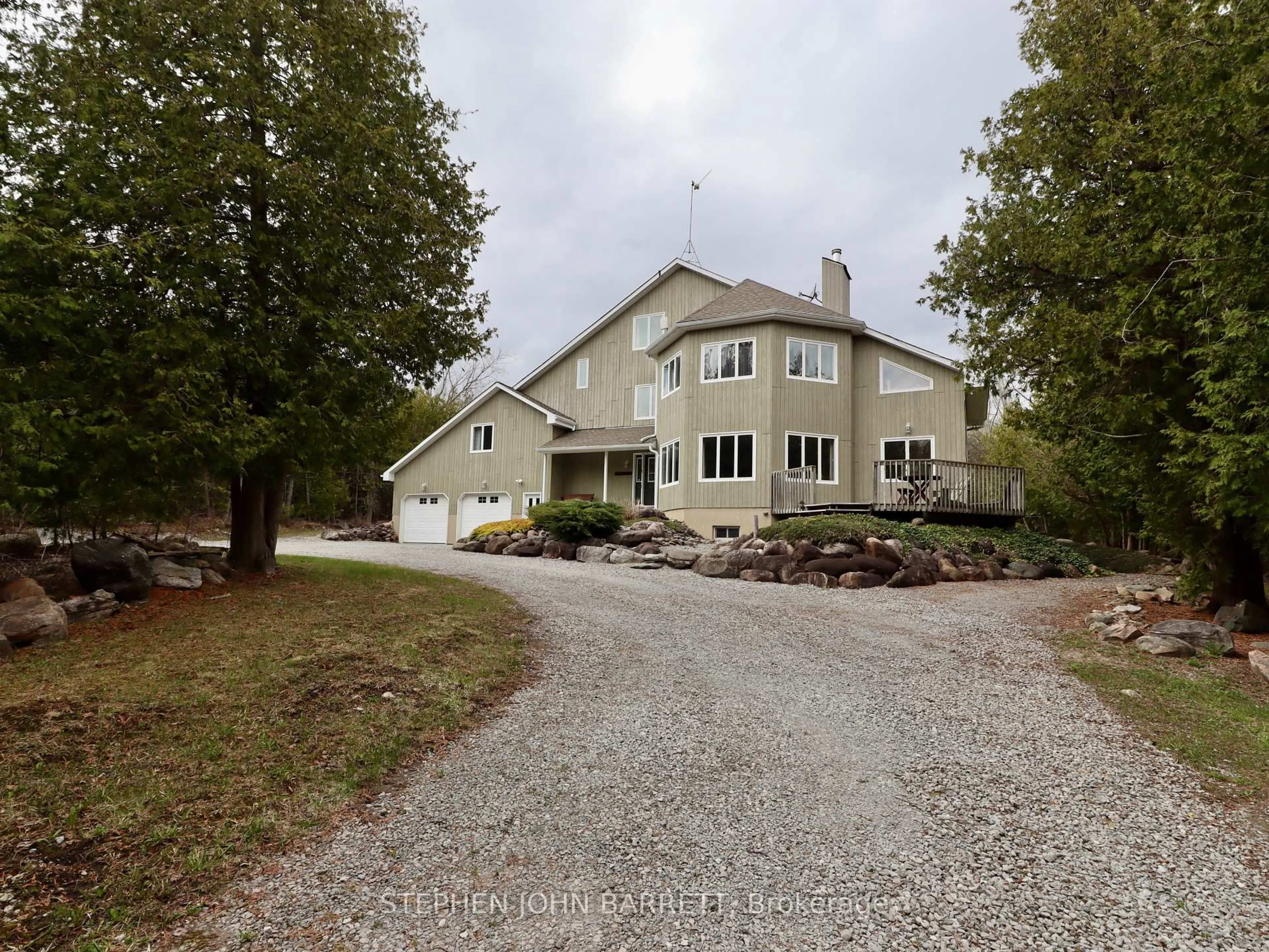 A pic from outside/outdoor area/front of a property/back of a property/a pic from drone, unknown for 27352 48 Highway, Georgina Ontario L0E 1R0