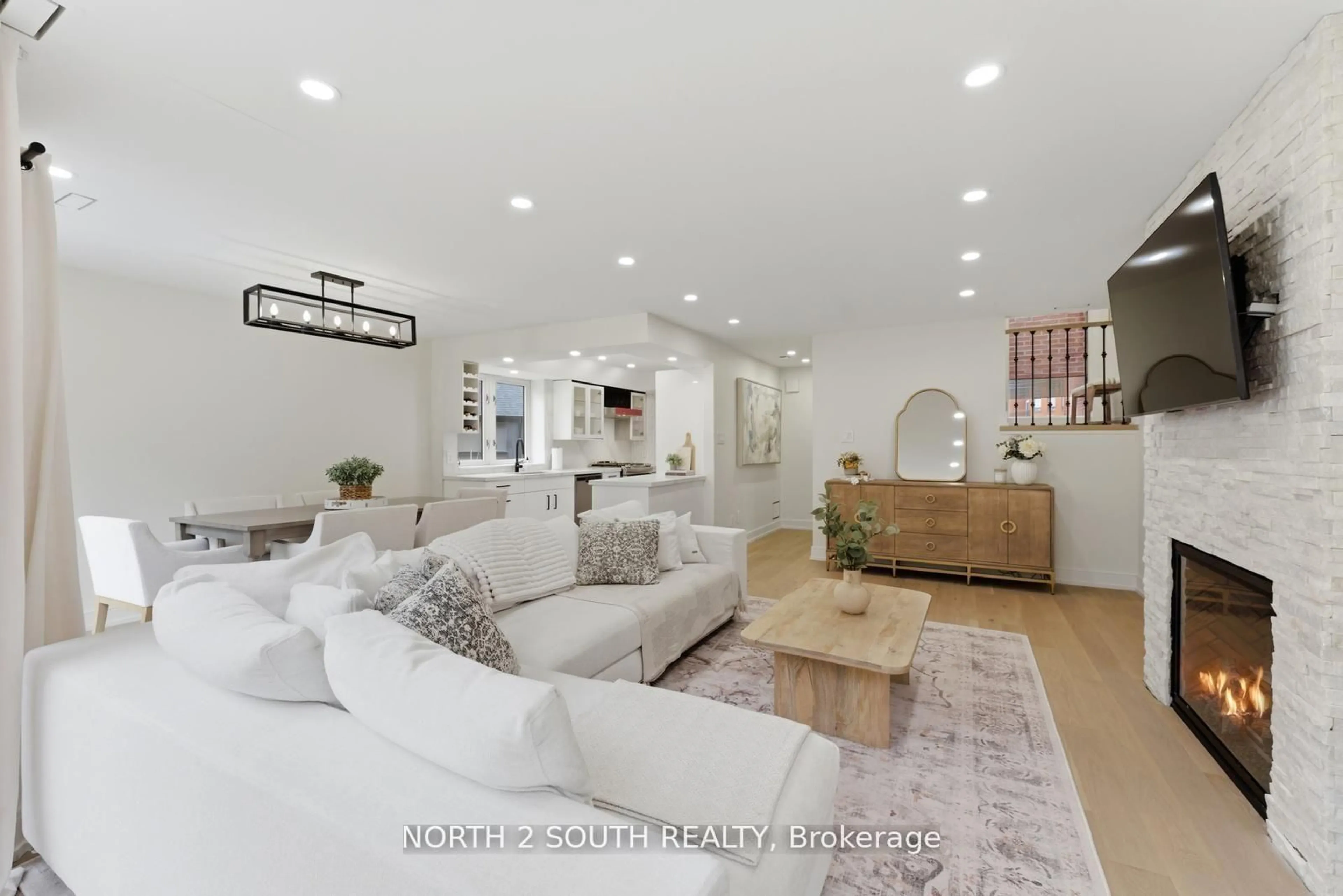 Living room with furniture, unknown for 100 Arbors Lane #TH 23, Vaughan Ontario L4L 7G4