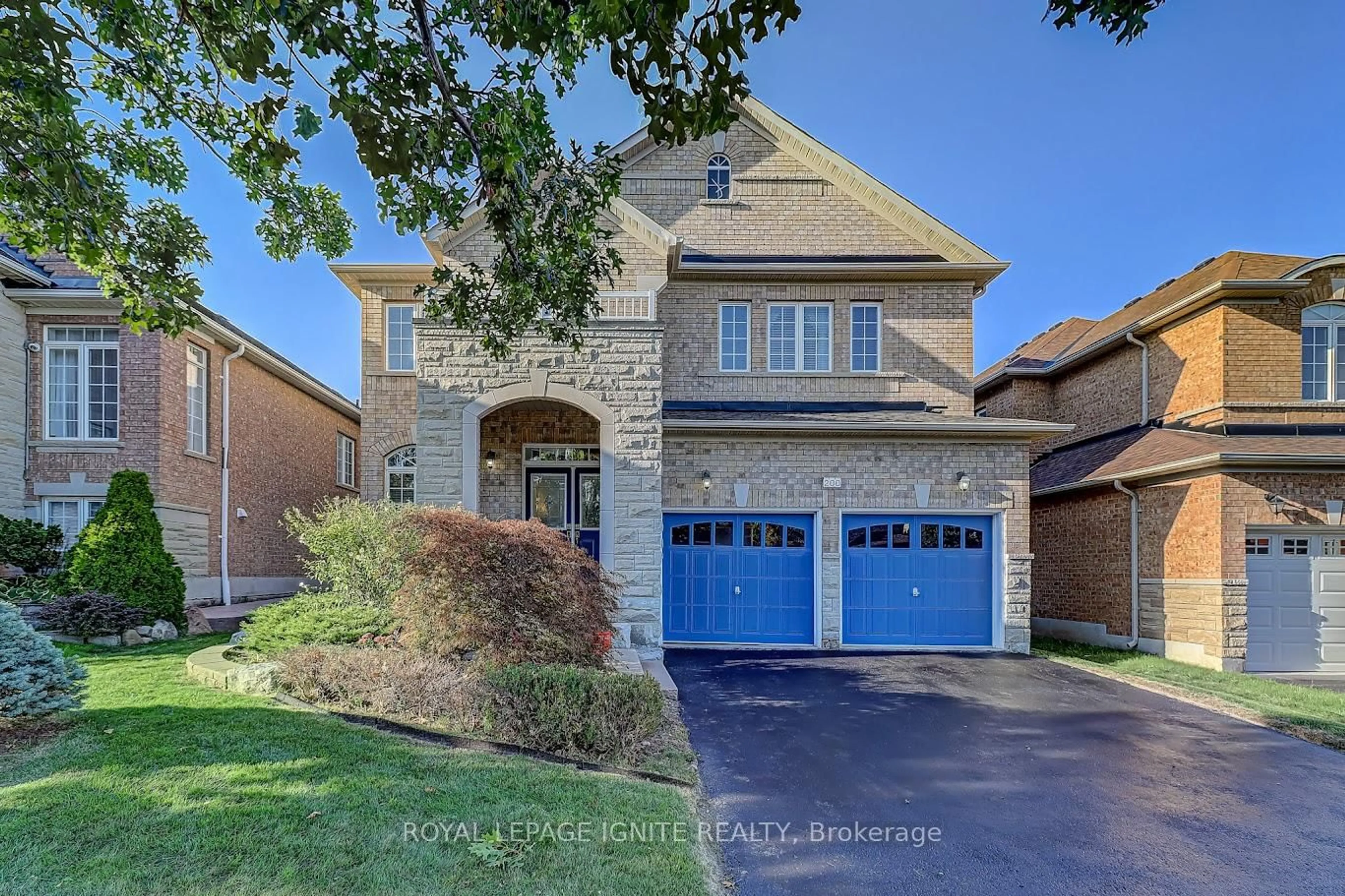Home with brick exterior material, street for 200 Ivy Glen Dr, Vaughan Ontario L6A 0P1