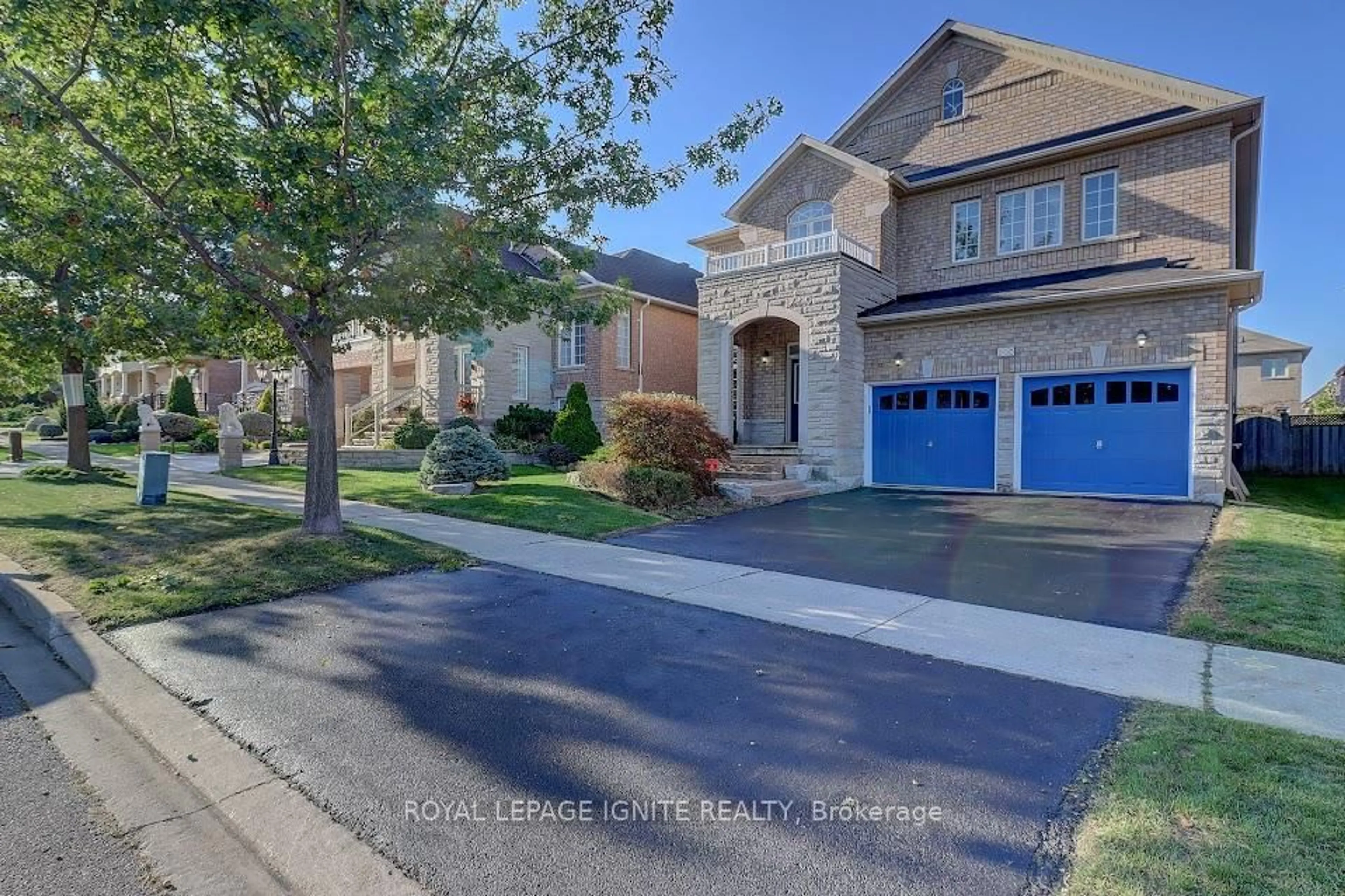 Home with brick exterior material, street for 200 Ivy Glen Dr, Vaughan Ontario L6A 0P1
