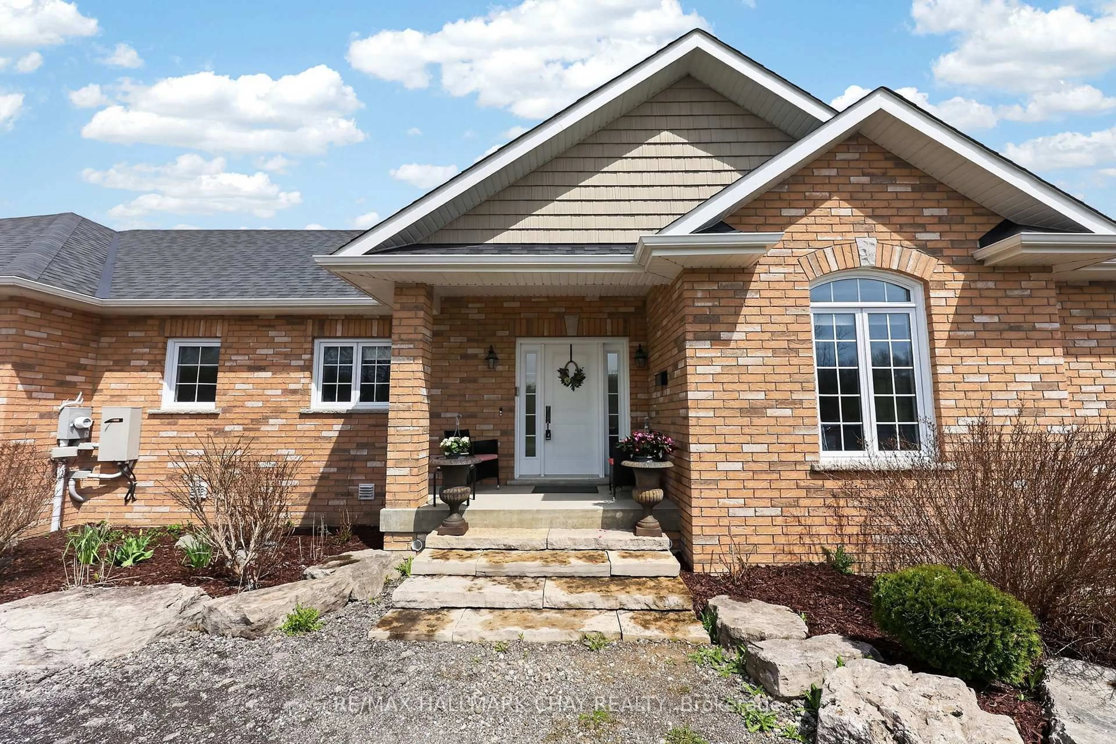Home with brick exterior material, unknown for 3409 Concession 7 Rd, Adjala-Tosorontio Ontario L0G 1L0