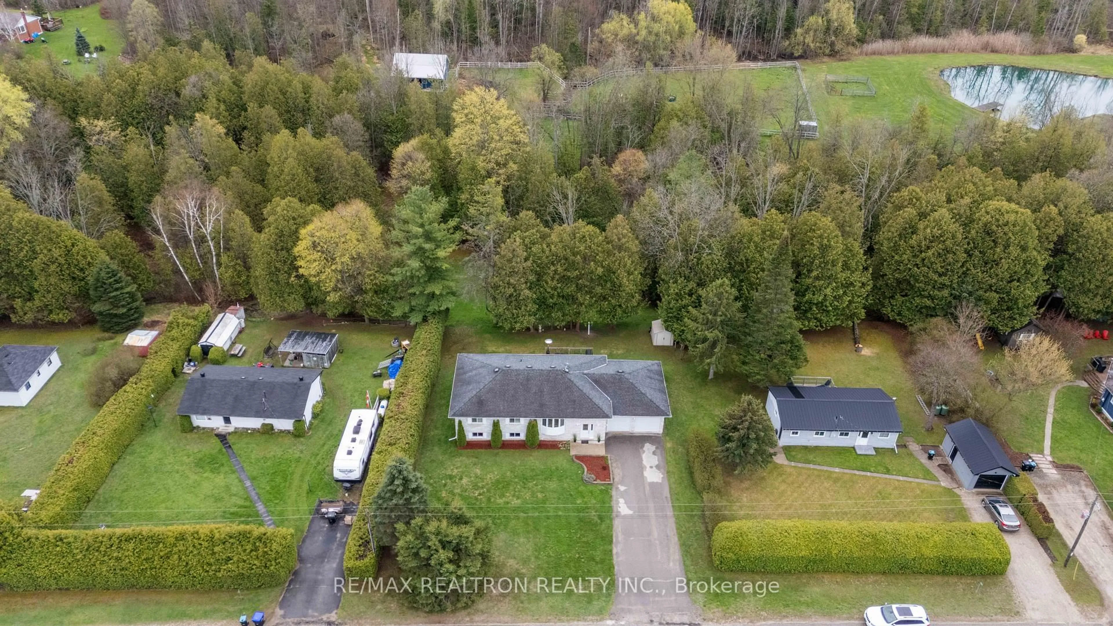 A pic from outside/outdoor area/front of a property/back of a property/a pic from drone, street for 8977 Boyne River Rd, Adjala-Tosorontio Ontario L0M 1J0