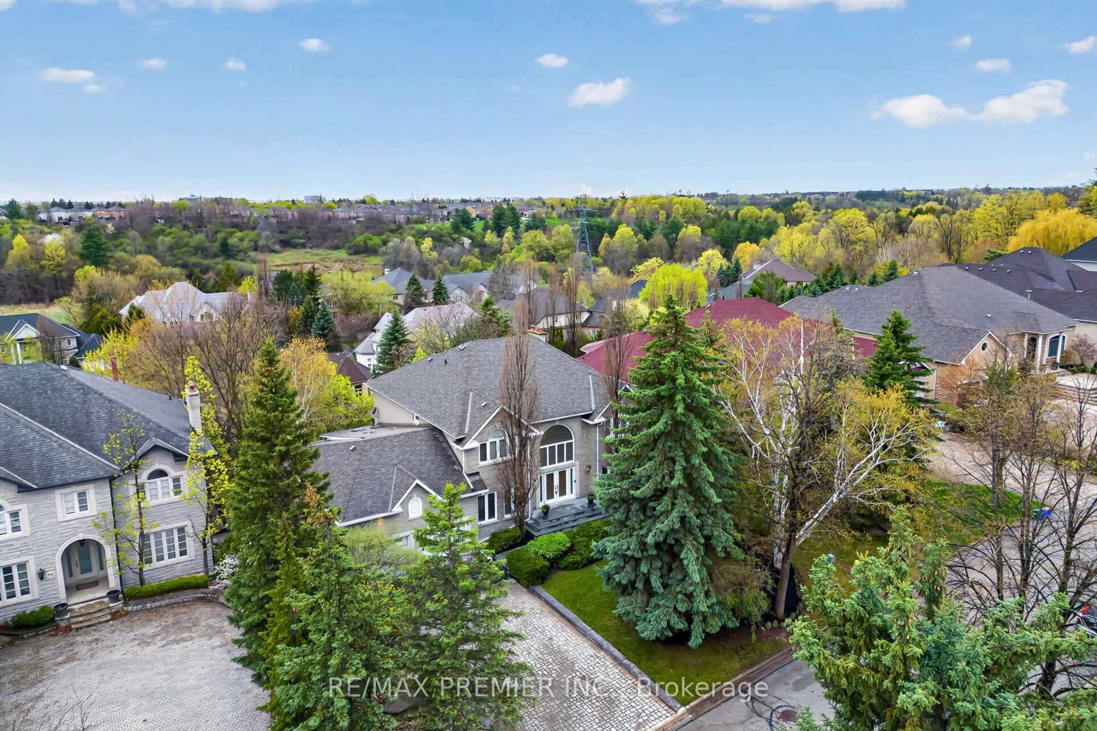 A pic from outside/outdoor area/front of a property/back of a property/a pic from drone, unknown for 46 Deerchase Circ, Vaughan Ontario L4H 1B4
