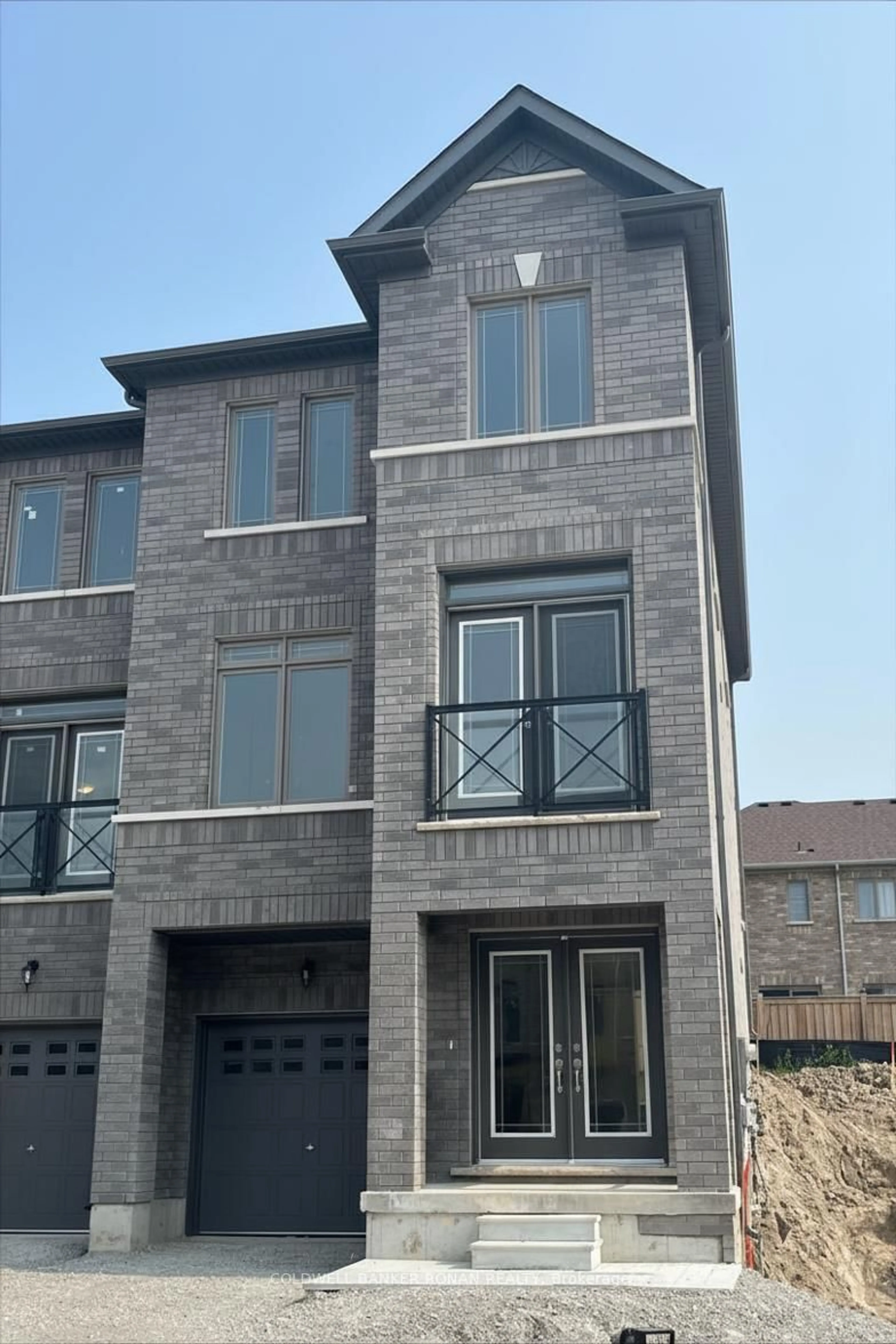 Home with brick exterior material, building for 13 Elgin Crt, Bradford West Gwillimbury Ontario L3Z 4R1