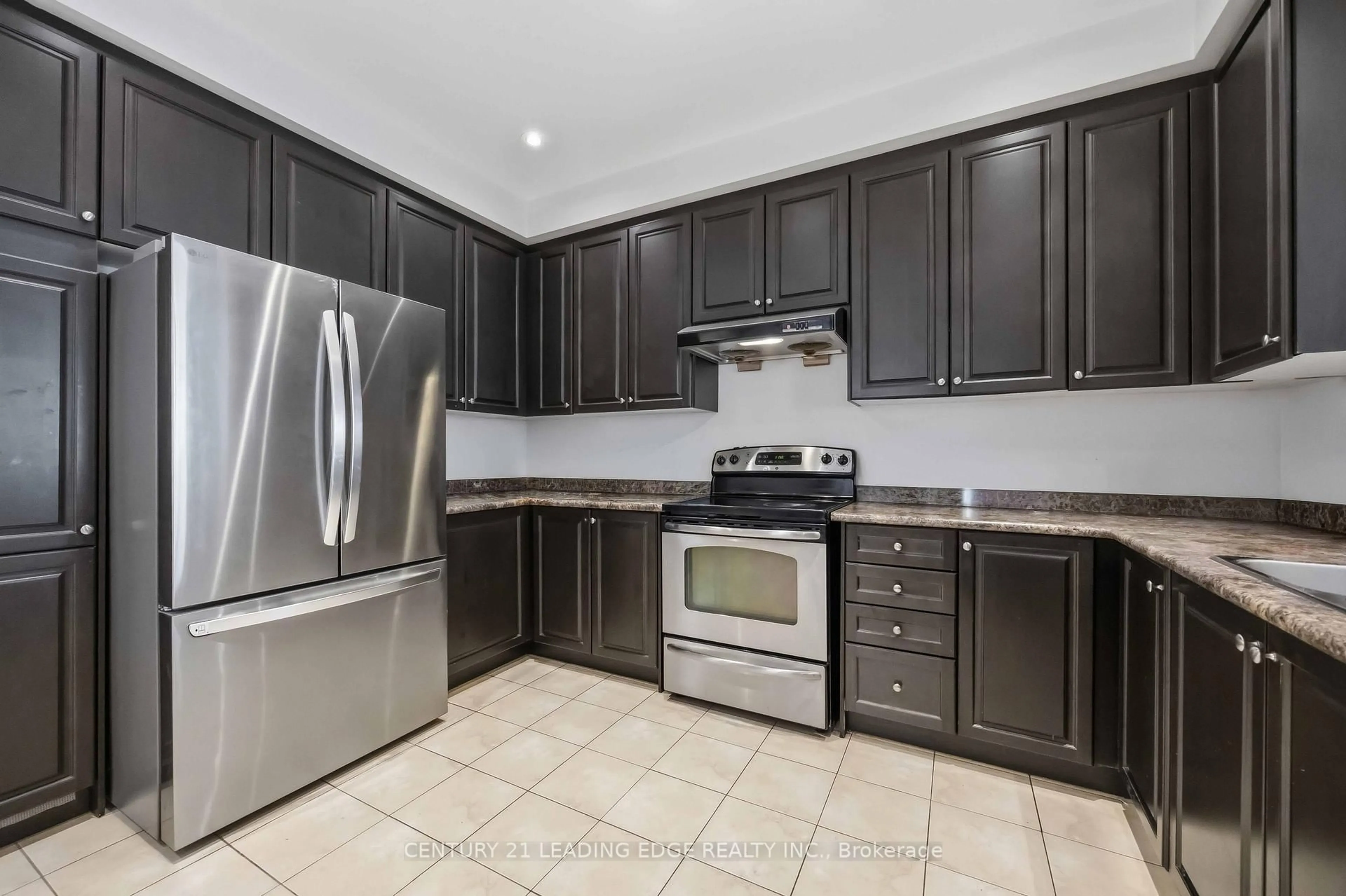 Standard kitchen, ceramic/tile floor for 1248 Blencowe Cres, Newmarket Ontario L3X 0C4