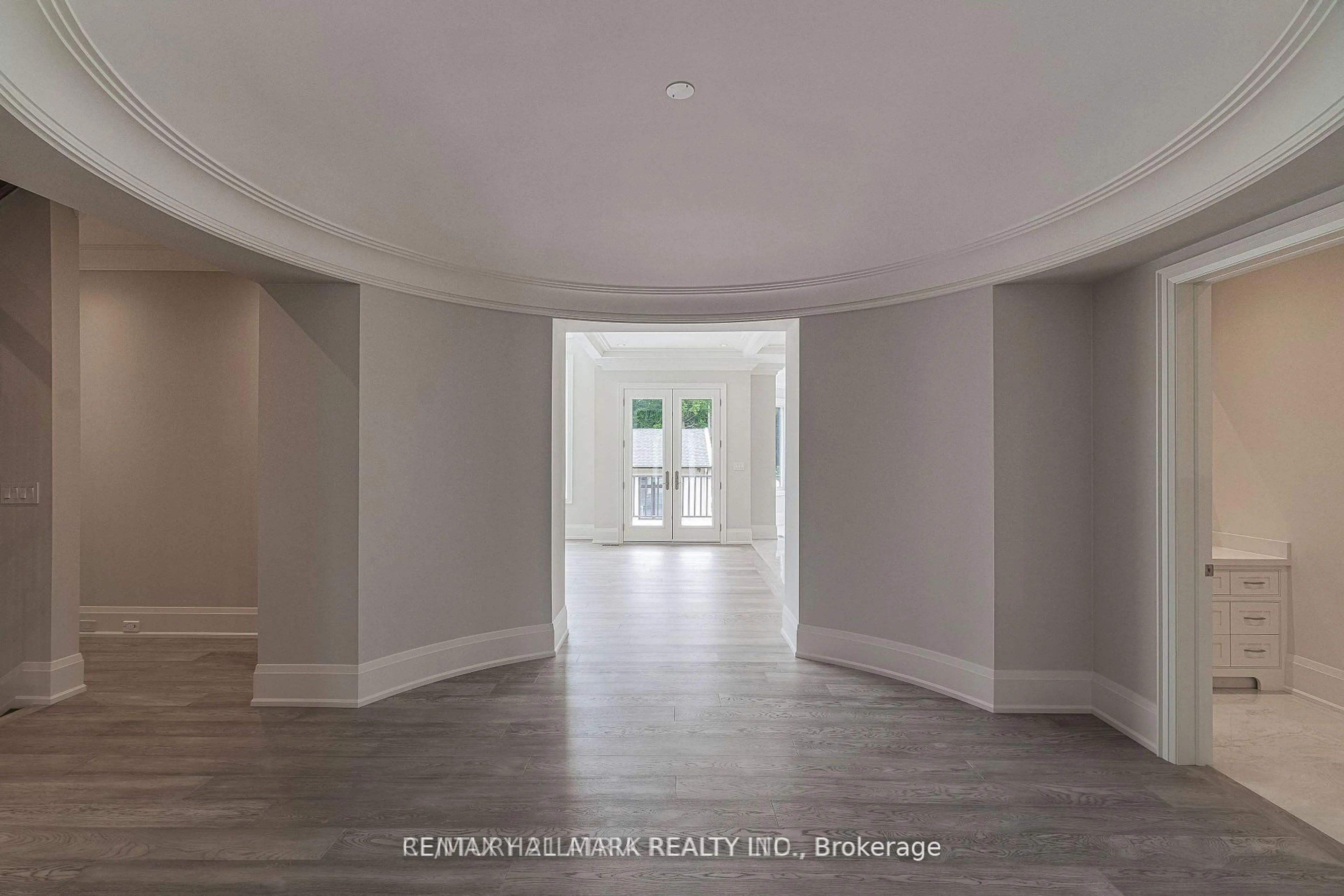 Indoor entryway for 3225 Davis Dr, Whitchurch-Stouffville Ontario L4A 2P8