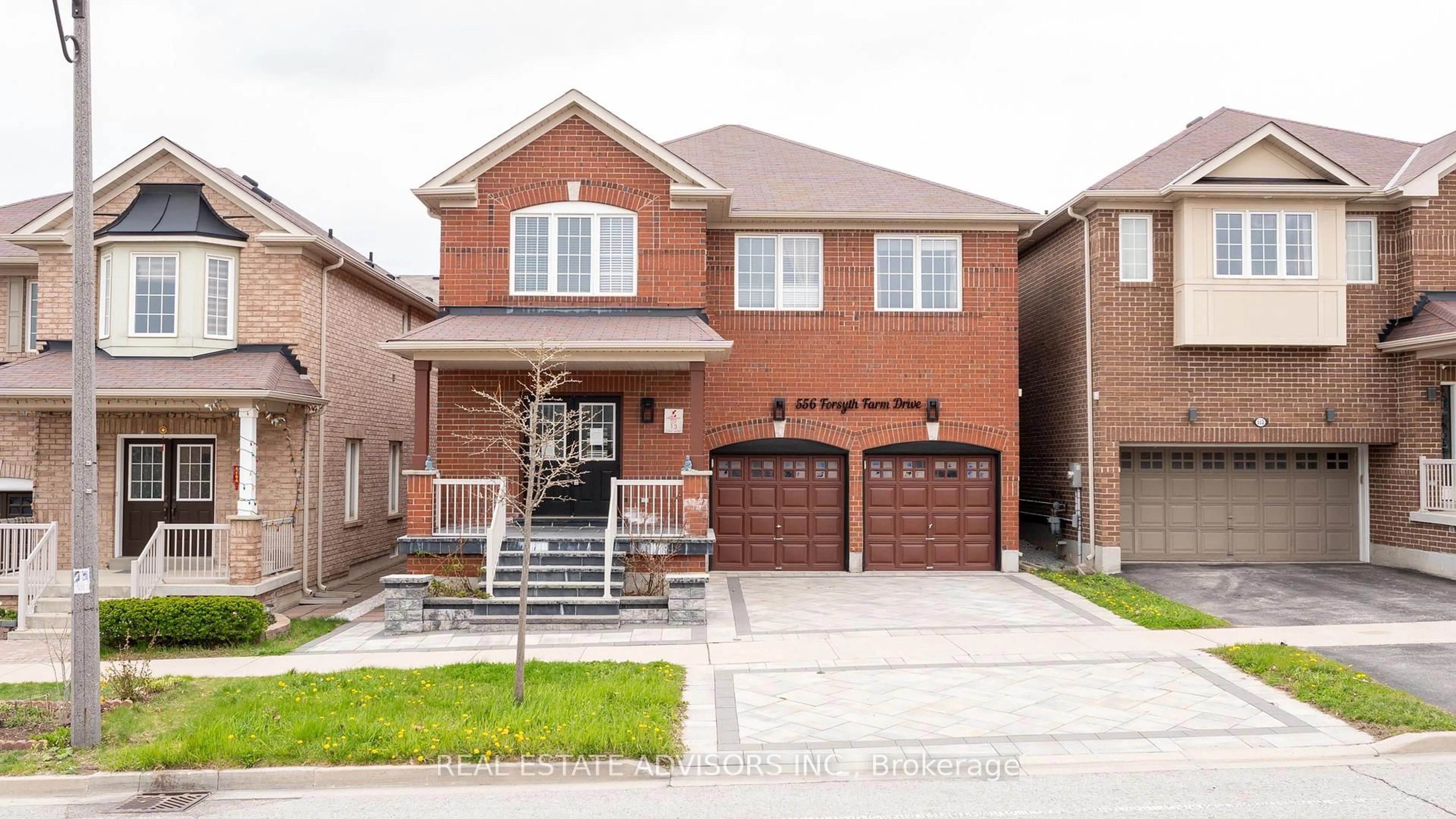 Home with brick exterior material, street for 556 Forsyth Farm Dr, Whitchurch-Stouffville Ontario L4A 0N3