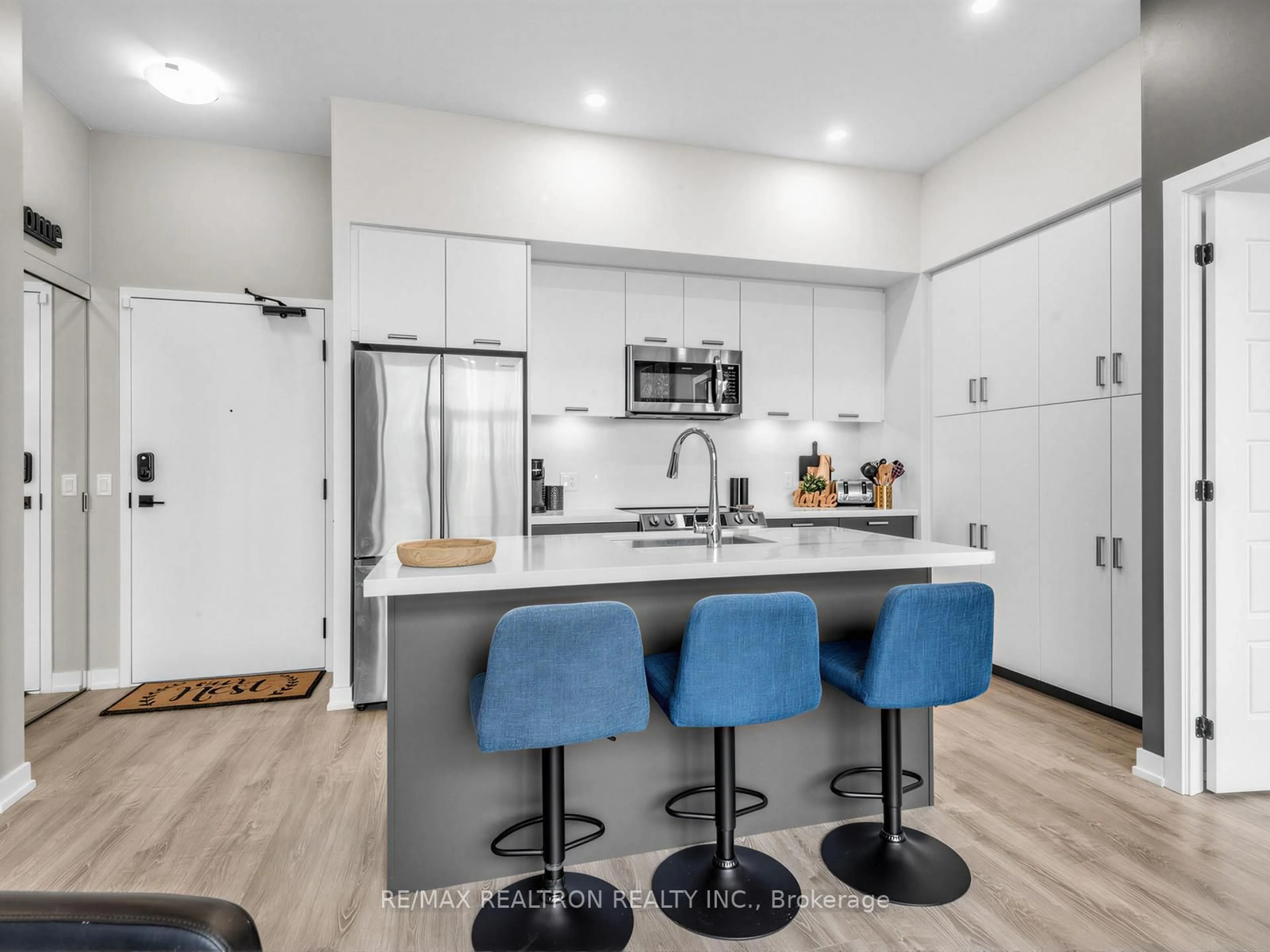 Open concept kitchen, unknown for 415 Sea Ray Ave Ave #438, Innisfil Ontario L9S 0R5