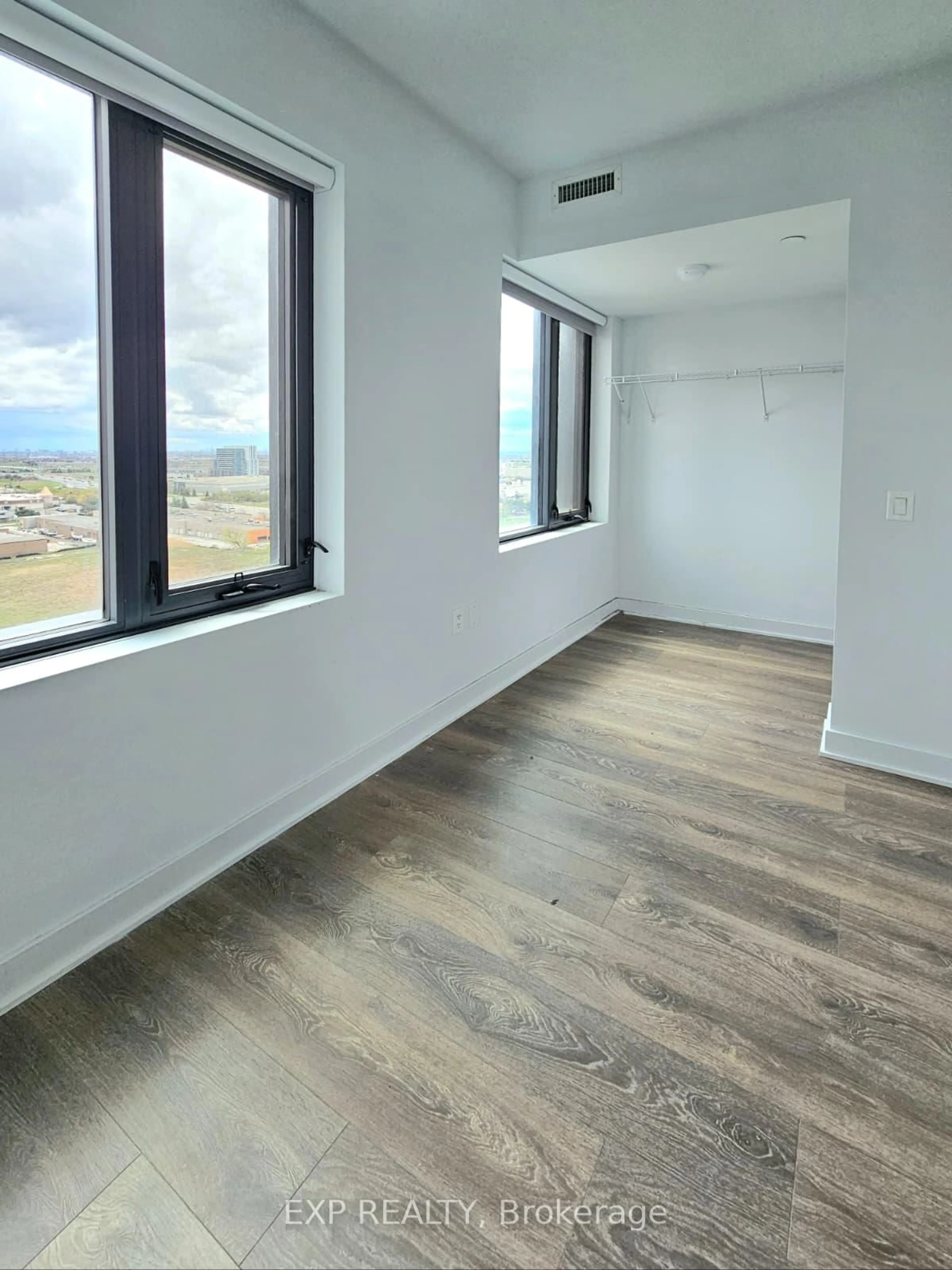 A pic of a room for 2920 Highway 7 Rd #1307, Vaughan Ontario L4K 0P4