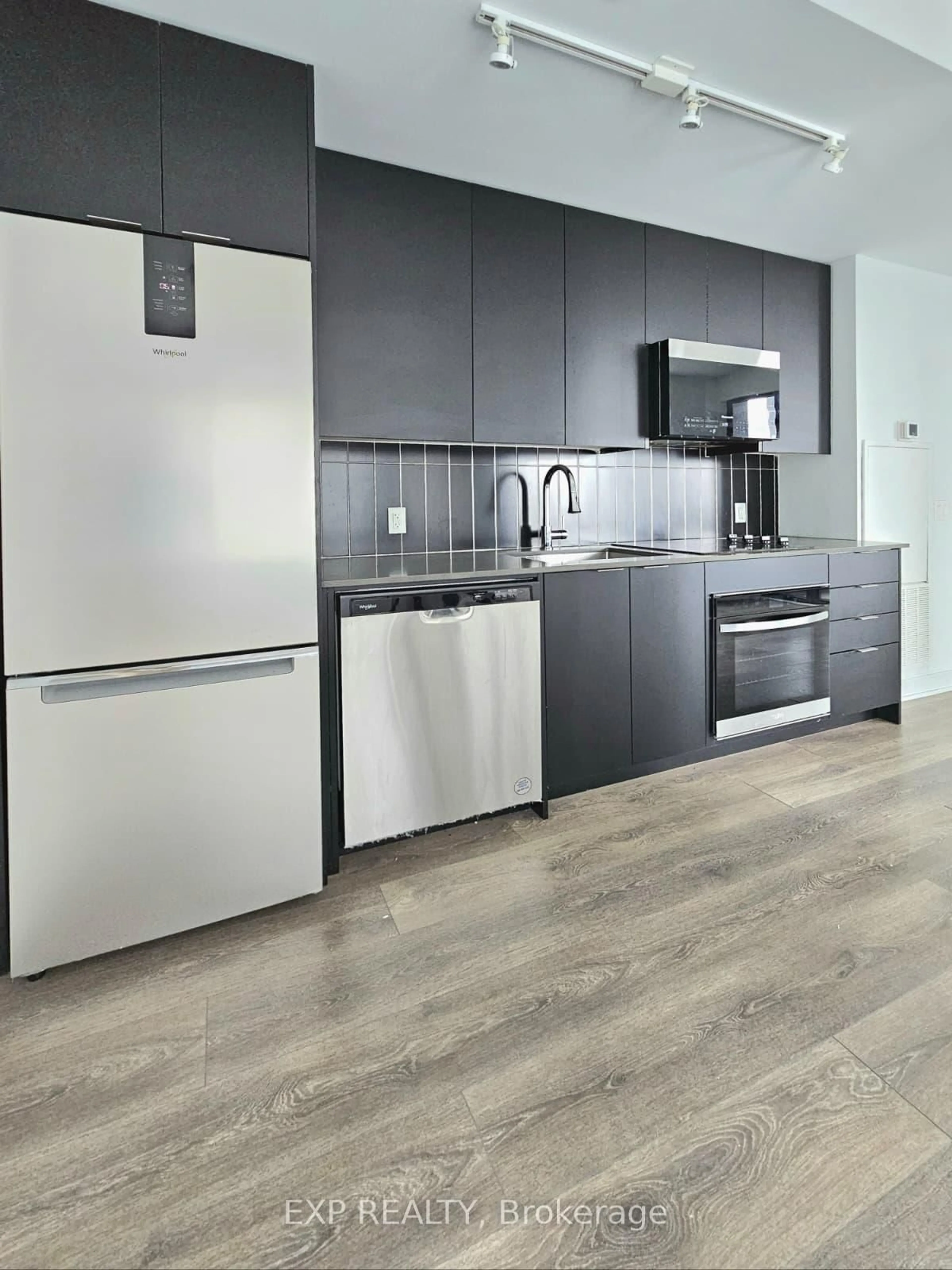 Unknown for 2920 Highway 7 Rd #1307, Vaughan Ontario L4K 0P4