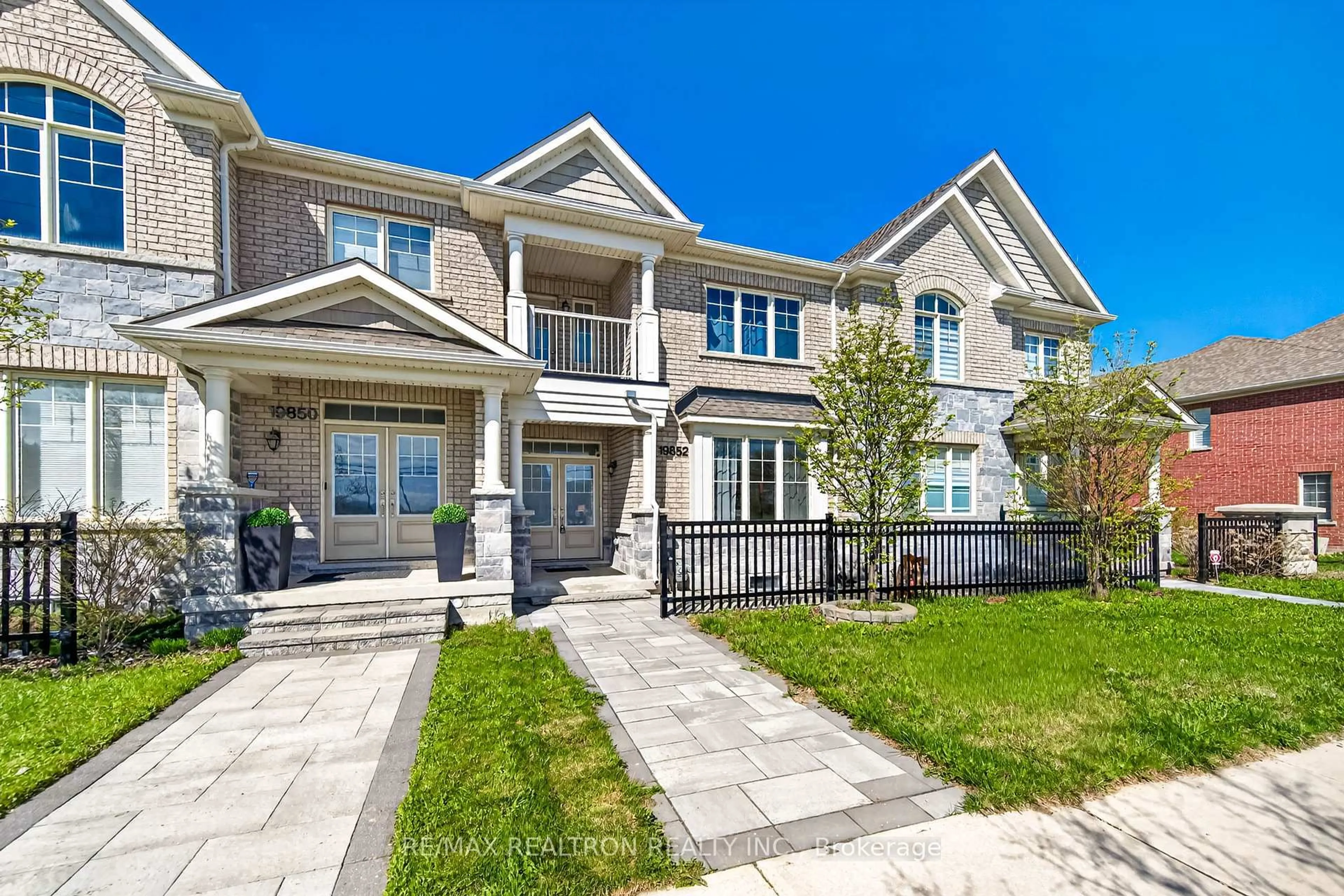 Home with brick exterior material, street for 19852 Leslie St, East Gwillimbury Ontario L9N 0N5