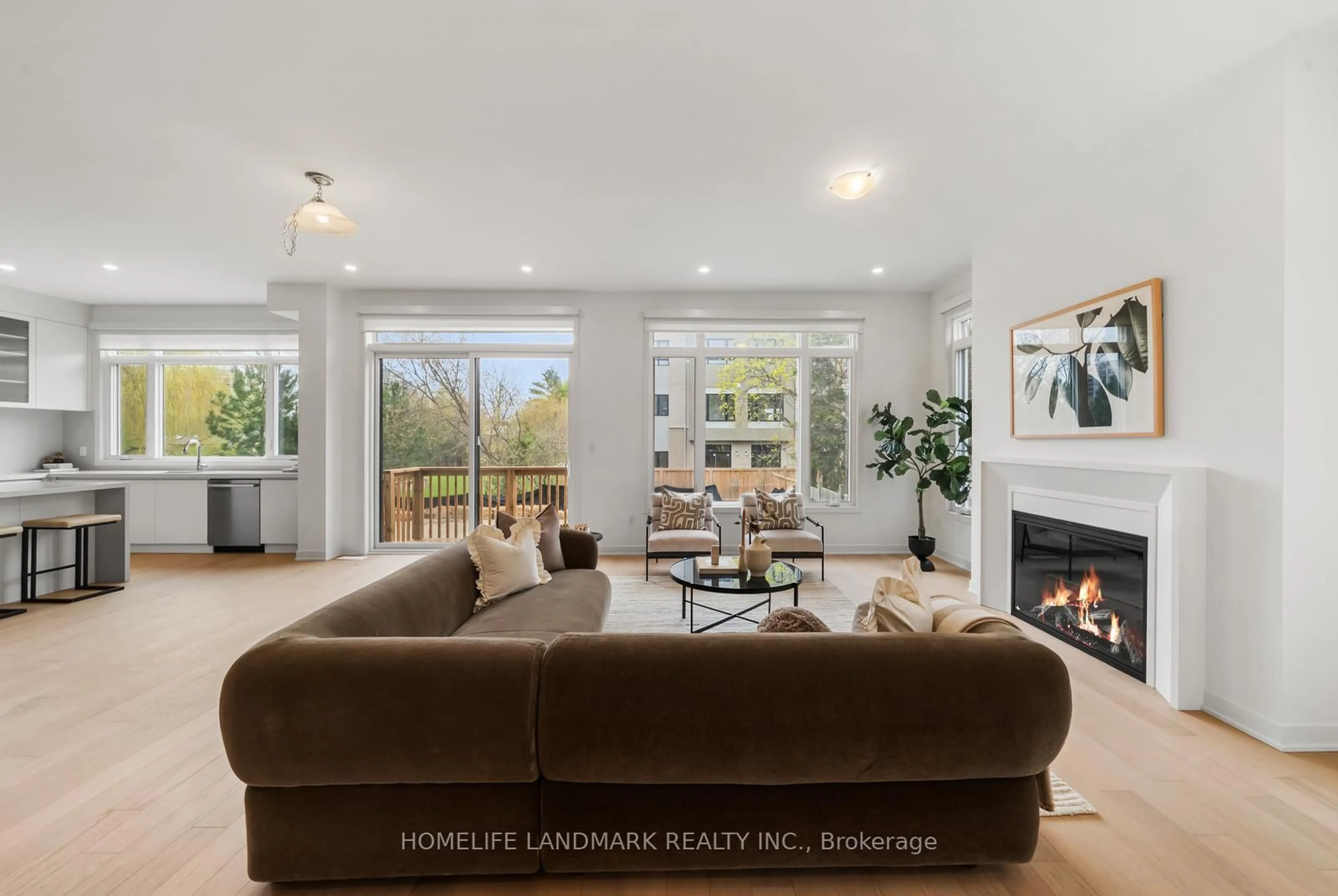 Living room with furniture, wood/laminate floor for 35 Imogene Crt, Richmond Hill Ontario L4C 5W9